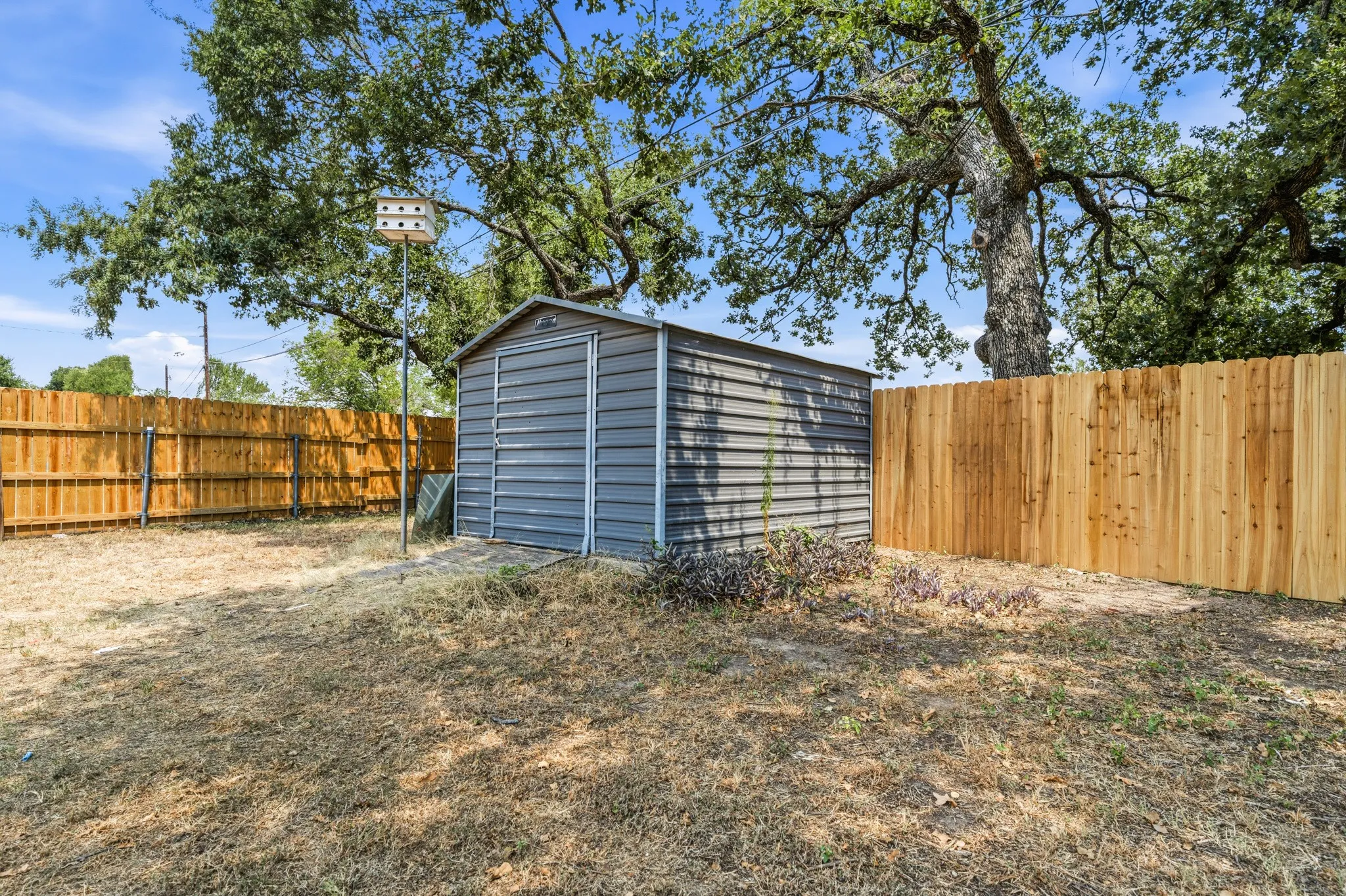 Single Family Residence For Sale in Mc Lennan County , 1111 Springhill Street, Bellmead, Texas 76705, 3 Bedroom, 3 Bathroom, 2 Garage spaces, 1,813 Sqft, built in 1992, mls#21371549, Real Estate Agent in Bellmead, Homes For Sale in Mc Lennan county, Homes For Sale in Bellmead, Realtor in Bellmead Texas, Real Estate Brokerage Independent Realty Texas, Luminita Cordes Realtor