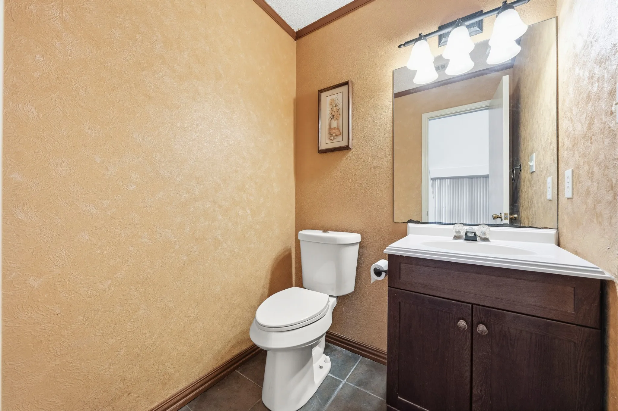 Single Family Residence For Sale in Mc Lennan County , 1111 Springhill Street, Bellmead, Texas 76705, 3 Bedroom, 3 Bathroom, 2 Garage spaces, 1,813 Sqft, built in 1992, mls#21371549, Real Estate Agent in Bellmead, Homes For Sale in Mc Lennan county, Homes For Sale in Bellmead, Realtor in Bellmead Texas, Real Estate Brokerage Independent Realty Texas, Luminita Cordes Realtor