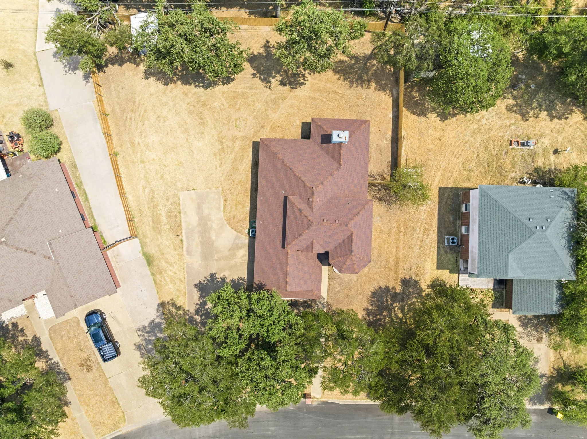 Single Family Residence For Sale in Mc Lennan County , 1111 Springhill Street, Bellmead, Texas 76705, 3 Bedroom, 3 Bathroom, 2 Garage spaces, 1,813 Sqft, built in 1992, mls#21371549, Real Estate Agent in Bellmead, Homes For Sale in Mc Lennan county, Homes For Sale in Bellmead, Realtor in Bellmead Texas, Real Estate Brokerage Independent Realty Texas, Luminita Cordes Realtor
