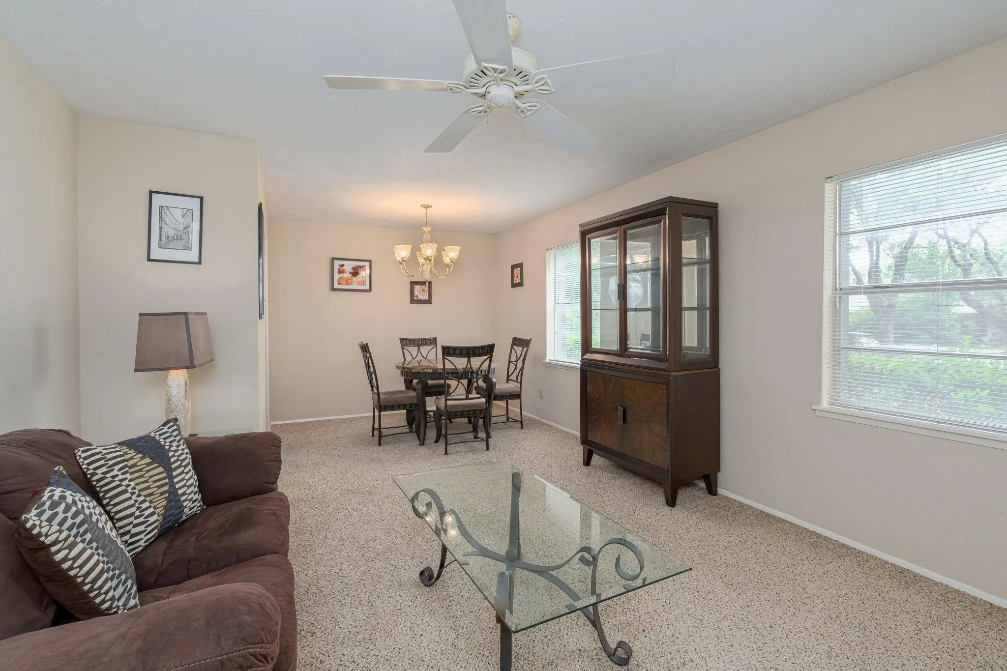 Single Family Residence For Rent in Collin County , 1201 Whitehall Drive, Plano, Texas 75023, 3 Bedroom, 2 Bathroom, 2 Garage spaces, 1,764 Sqft, built in 1974, mls#21372402, Real Estate Agent in Plano, Homes For Rent in Collin county, Homes For Rent in Plano, Realtor in Plano Texas, Real Estate Brokerage Independent Realty Texas, Luminita Cordes Realtor