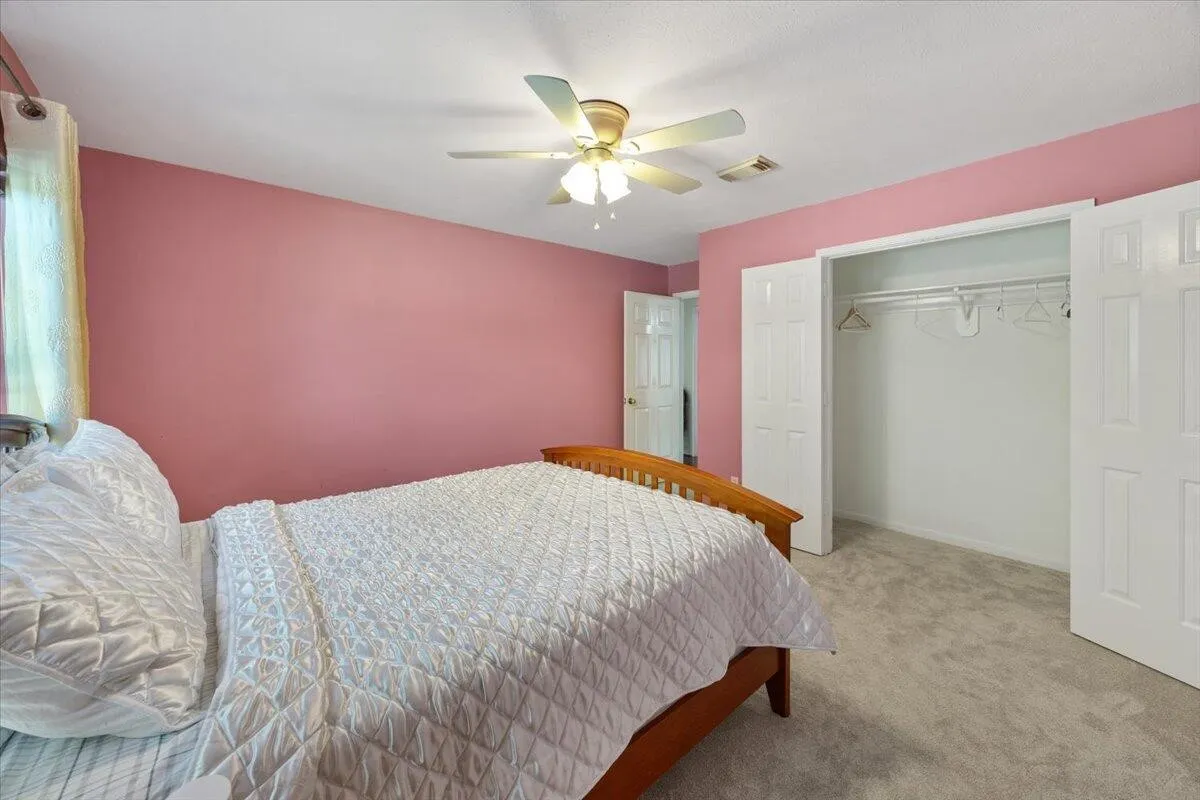Single Family Residence For Sale in Denton County , 2400 Silverthorne Court, Highland Village, Texas 75077, 4 Bedroom, 4 Bathroom, 2 Garage spaces, 3,328 Sqft, built in 1989, mls#21373529, Real Estate Agent in Highland Village, Homes For Sale in Denton county, Homes For Sale in Highland Village, Realtor in Highland Village Texas, Real Estate Brokerage Independent Realty Texas, Luminita Cordes Realtor