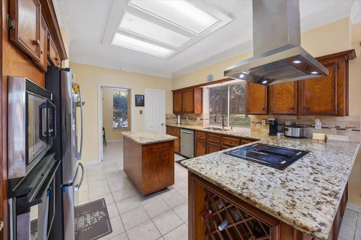 Single Family Residence For Sale in Denton County , 2400 Silverthorne Court, Highland Village, Texas 75077, 4 Bedroom, 4 Bathroom, 2 Garage spaces, 3,328 Sqft, built in 1989, mls#21373529, Real Estate Agent in Highland Village, Homes For Sale in Denton county, Homes For Sale in Highland Village, Realtor in Highland Village Texas, Real Estate Brokerage Independent Realty Texas, Luminita Cordes Realtor
