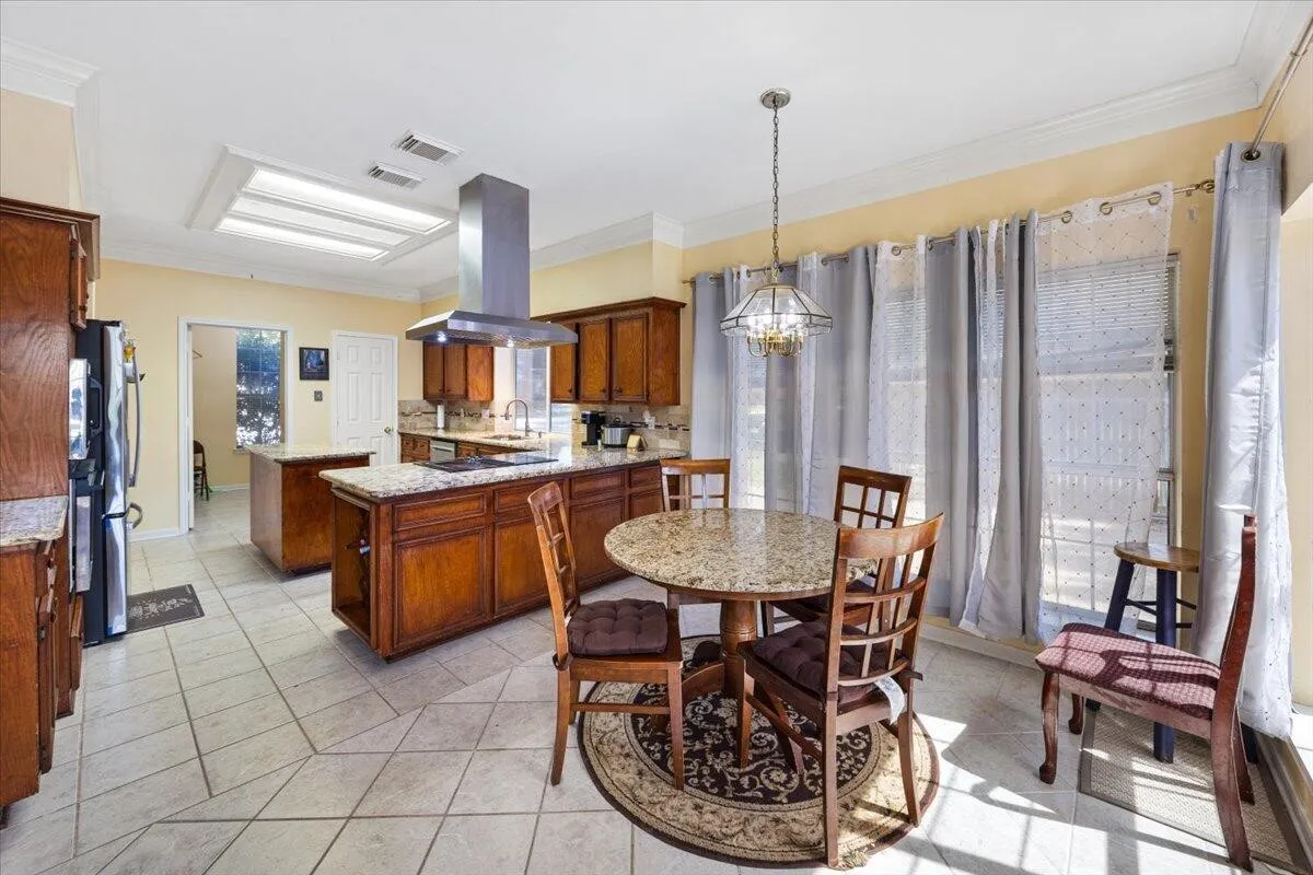 Single Family Residence For Sale in Denton County , 2400 Silverthorne Court, Highland Village, Texas 75077, 4 Bedroom, 4 Bathroom, 2 Garage spaces, 3,328 Sqft, built in 1989, mls#21373529, Real Estate Agent in Highland Village, Homes For Sale in Denton county, Homes For Sale in Highland Village, Realtor in Highland Village Texas, Real Estate Brokerage Independent Realty Texas, Luminita Cordes Realtor