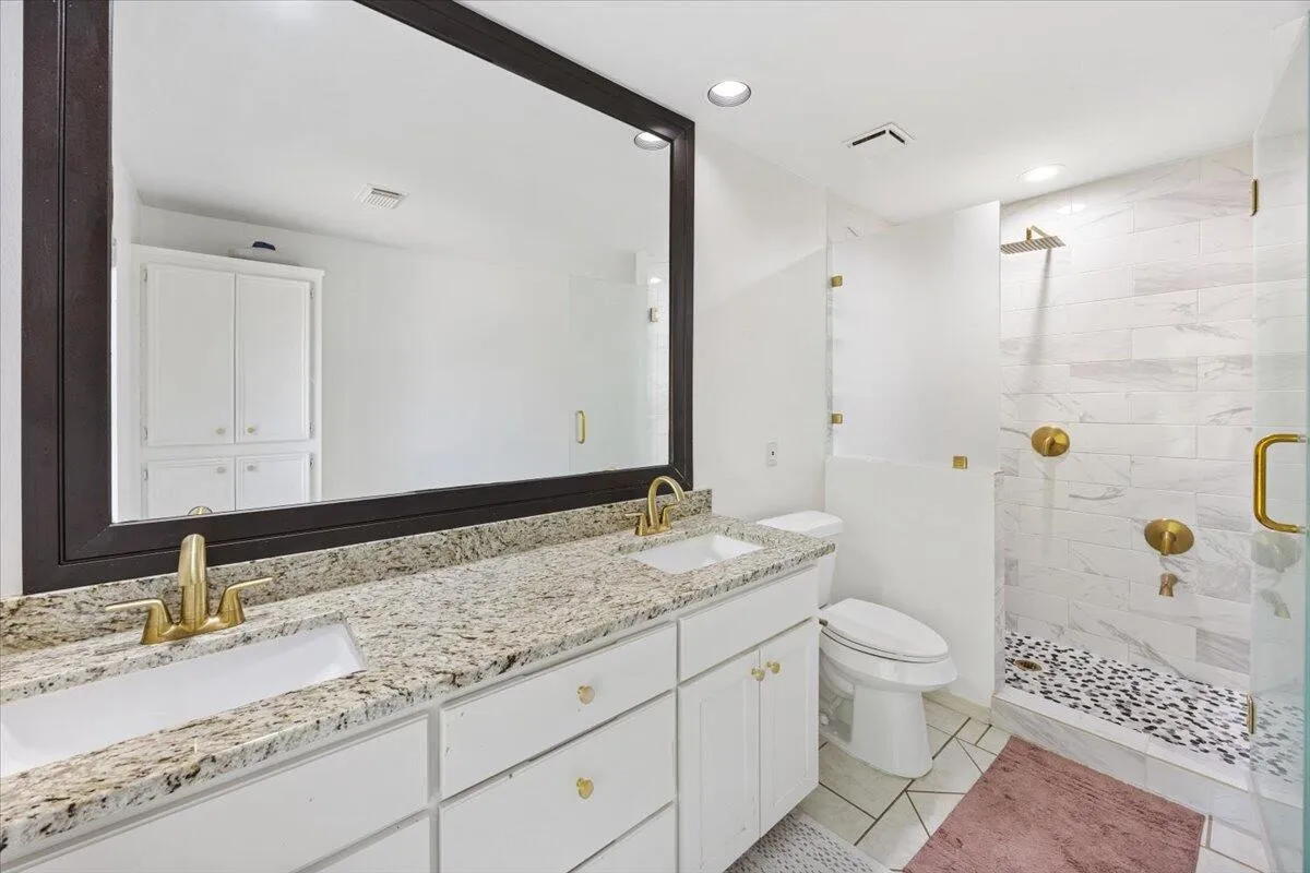 Single Family Residence For Sale in Denton County , 2400 Silverthorne Court, Highland Village, Texas 75077, 4 Bedroom, 4 Bathroom, 2 Garage spaces, 3,328 Sqft, built in 1989, mls#21373529, Real Estate Agent in Highland Village, Homes For Sale in Denton county, Homes For Sale in Highland Village, Realtor in Highland Village Texas, Real Estate Brokerage Independent Realty Texas, Luminita Cordes Realtor