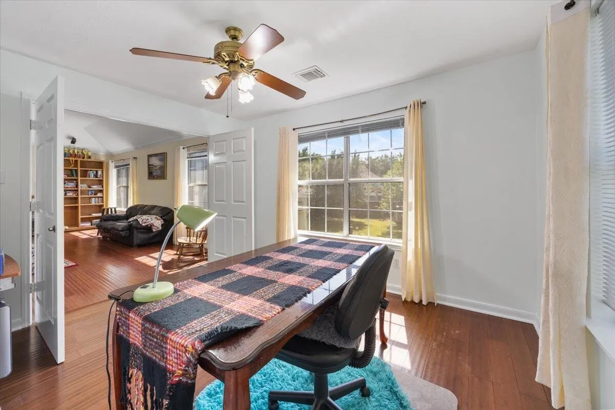 Single Family Residence For Sale in Denton County , 2400 Silverthorne Court, Highland Village, Texas 75077, 4 Bedroom, 4 Bathroom, 2 Garage spaces, 3,328 Sqft, built in 1989, mls#21373529, Real Estate Agent in Highland Village, Homes For Sale in Denton county, Homes For Sale in Highland Village, Realtor in Highland Village Texas, Real Estate Brokerage Independent Realty Texas, Luminita Cordes Realtor