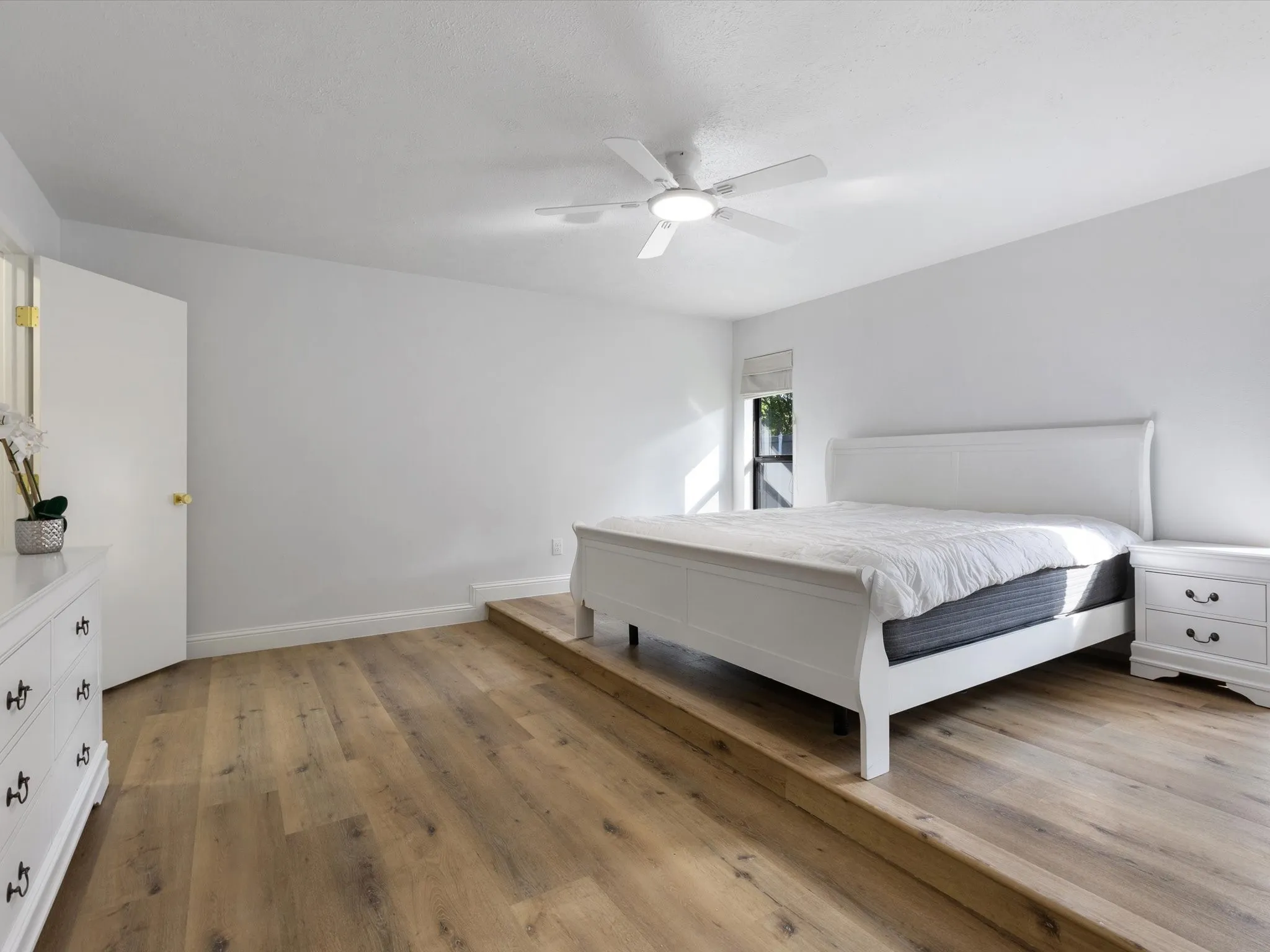 Single Family Residence For Rent in Collin County , 3404 Newkirk Drive, Plano, Texas 75075, 4 Bedroom, 2 Bathroom, 2 Garage spaces, 2,052 Sqft, built in 1974, mls#21373531, Real Estate Agent in Plano, Homes For Rent in Collin county, Homes For Rent in Plano, Realtor in Plano Texas, Real Estate Brokerage Independent Realty Texas, Luminita Cordes Realtor