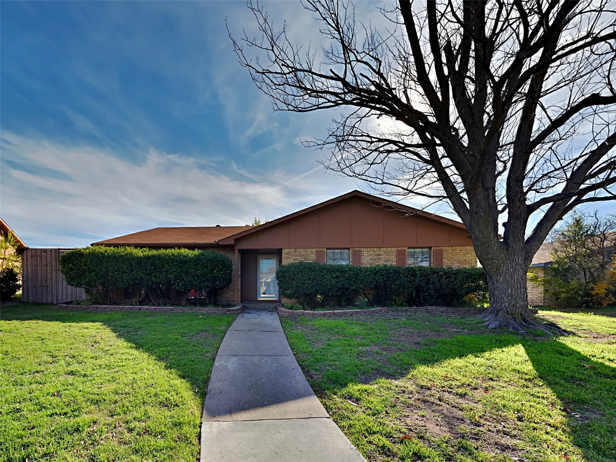 Single Family Residence For Rent in Denton County , 2112 Victoria Road, Carrollton, Texas 75007, 4 Bedroom, 2 Bathroom, 1 Garage spaces, 2,017 Sqft, built in 1979, mls#21373537, Real Estate Agent in Carrollton, Homes For Rent in Denton county, Homes For Rent in Carrollton, Realtor in Carrollton Texas, Real Estate Brokerage Independent Realty Texas, Luminita Cordes Realtor