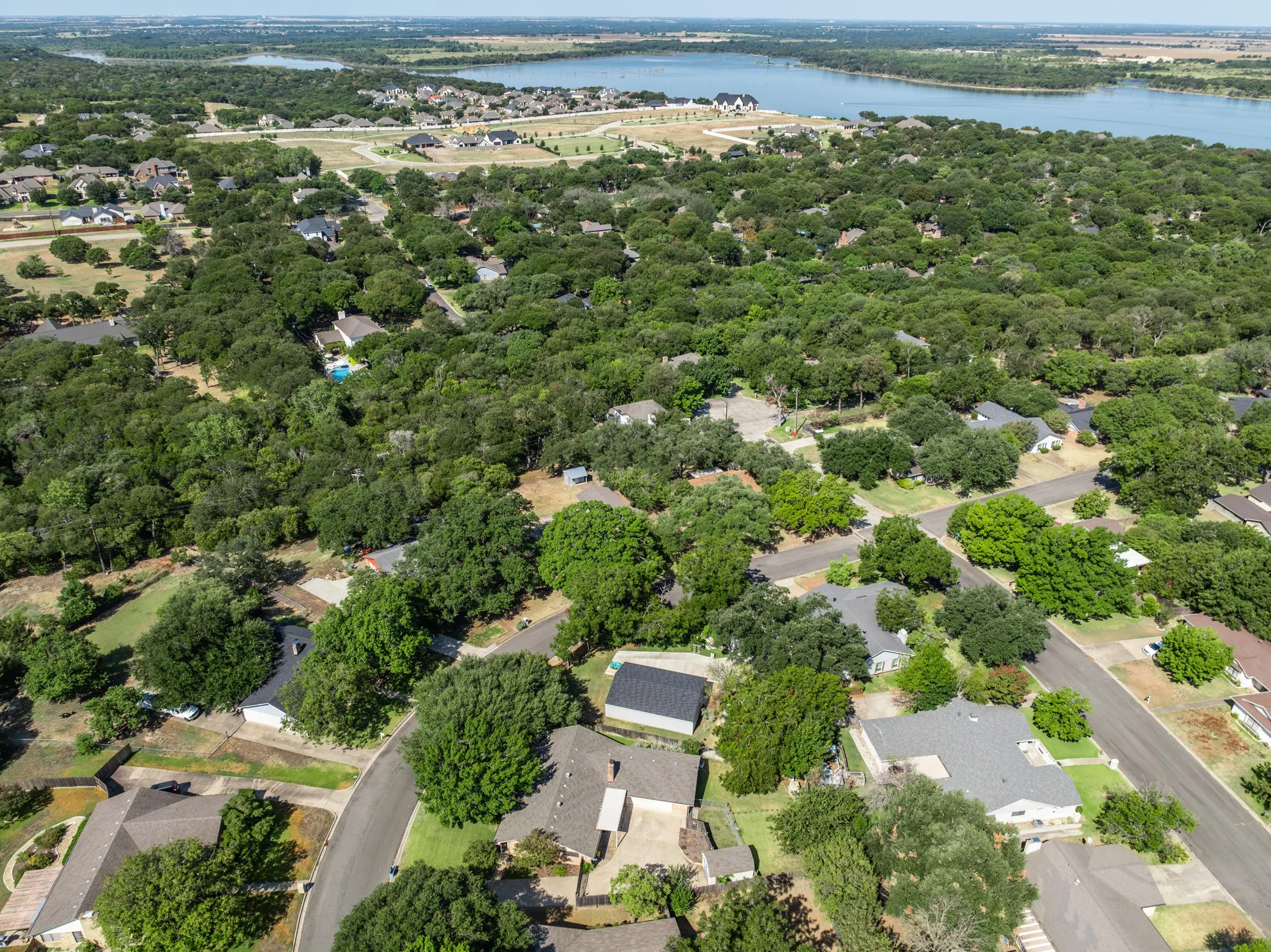 Single Family Residence For Sale in Mc Lennan County , 8565 Briargrove Drive, Woodway, Texas 76712, 3 Bedroom, 2 Bathroom, 2 Garage spaces, 1,891 Sqft, built in 1979, mls#21371585, Real Estate Agent in Woodway, Homes For Sale in Mc Lennan county, Homes For Sale in Woodway, Realtor in Woodway Texas, Real Estate Brokerage Independent Realty Texas, Luminita Cordes Realtor