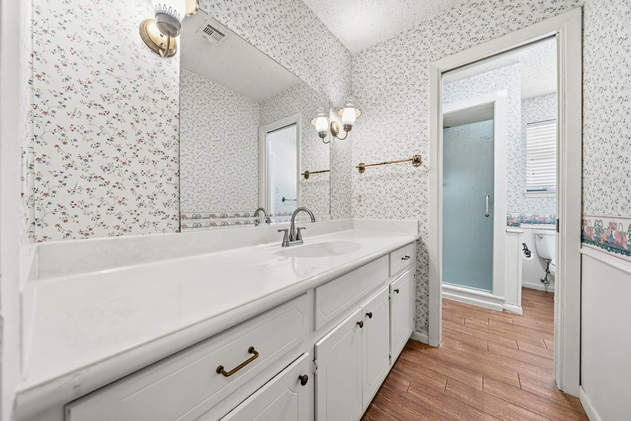 Single Family Residence For Sale in Mc Lennan County , 8565 Briargrove Drive, Woodway, Texas 76712, 3 Bedroom, 2 Bathroom, 2 Garage spaces, 1,891 Sqft, built in 1979, mls#21371585, Real Estate Agent in Woodway, Homes For Sale in Mc Lennan county, Homes For Sale in Woodway, Realtor in Woodway Texas, Real Estate Brokerage Independent Realty Texas, Luminita Cordes Realtor