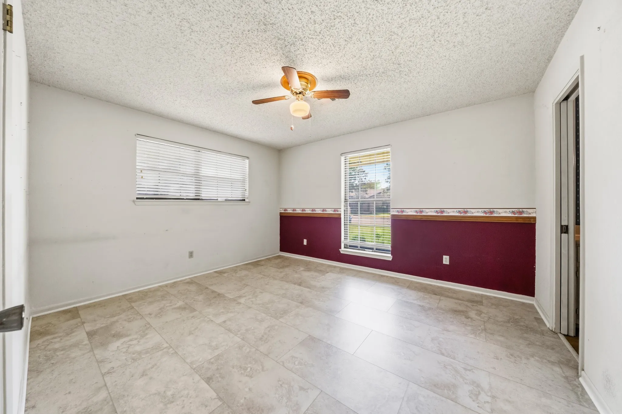 Single Family Residence For Sale in Mc Lennan County , 8565 Briargrove Drive, Woodway, Texas 76712, 3 Bedroom, 2 Bathroom, 2 Garage spaces, 1,891 Sqft, built in 1979, mls#21371585, Real Estate Agent in Woodway, Homes For Sale in Mc Lennan county, Homes For Sale in Woodway, Realtor in Woodway Texas, Real Estate Brokerage Independent Realty Texas, Luminita Cordes Realtor
