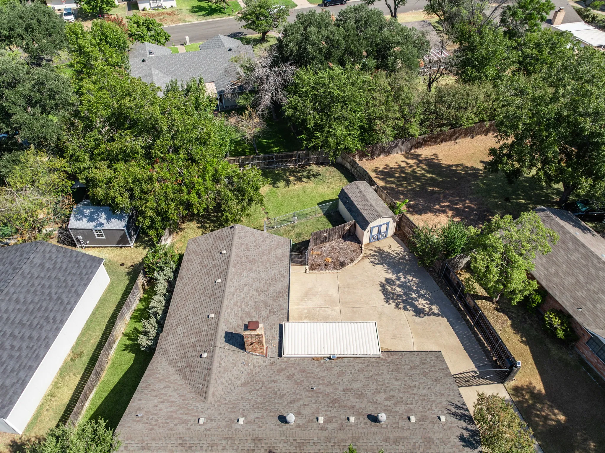 Single Family Residence For Sale in Mc Lennan County , 8565 Briargrove Drive, Woodway, Texas 76712, 3 Bedroom, 2 Bathroom, 2 Garage spaces, 1,891 Sqft, built in 1979, mls#21371585, Real Estate Agent in Woodway, Homes For Sale in Mc Lennan county, Homes For Sale in Woodway, Realtor in Woodway Texas, Real Estate Brokerage Independent Realty Texas, Luminita Cordes Realtor