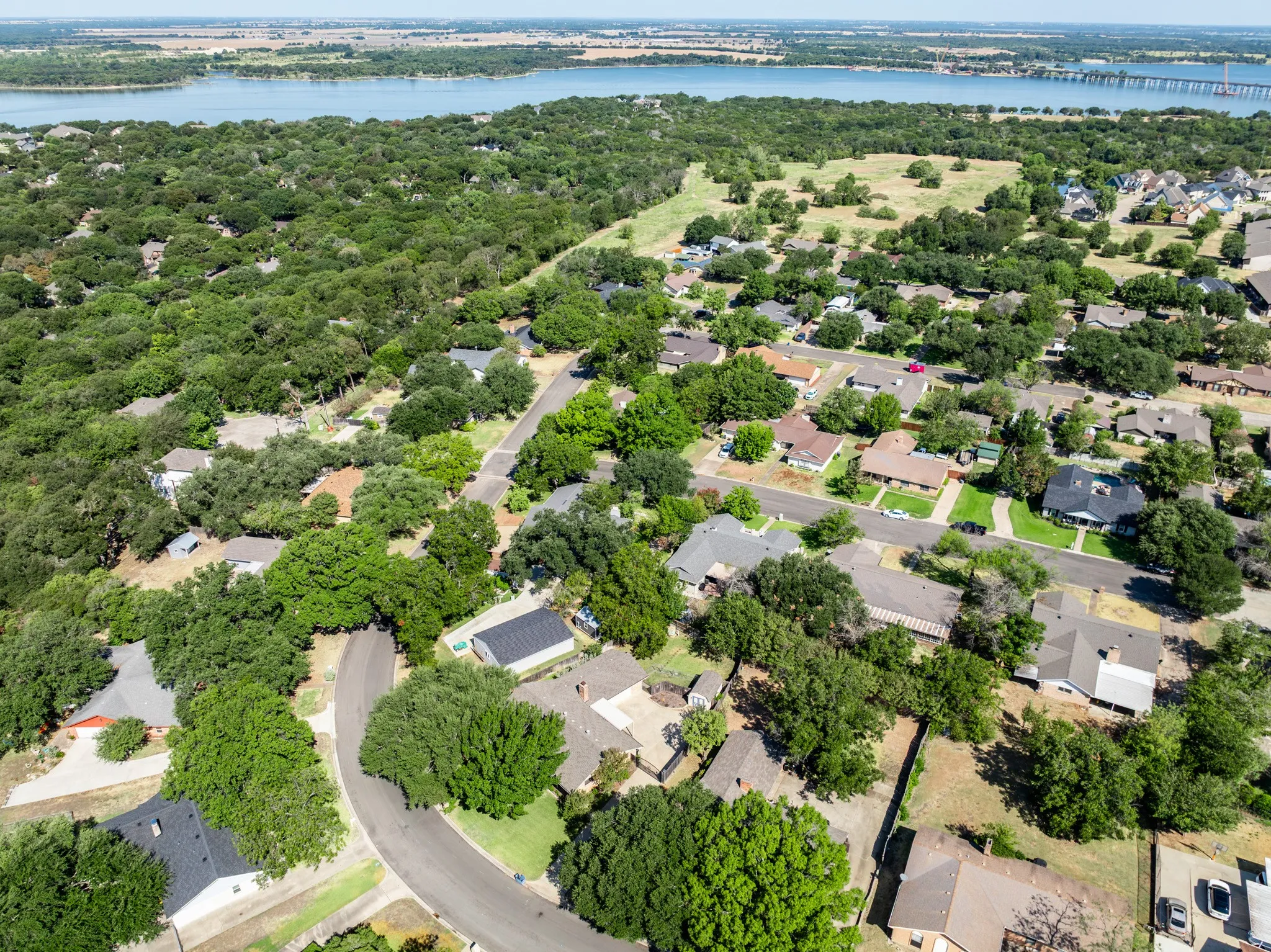 Single Family Residence For Sale in Mc Lennan County , 8565 Briargrove Drive, Woodway, Texas 76712, 3 Bedroom, 2 Bathroom, 2 Garage spaces, 1,891 Sqft, built in 1979, mls#21371585, Real Estate Agent in Woodway, Homes For Sale in Mc Lennan county, Homes For Sale in Woodway, Realtor in Woodway Texas, Real Estate Brokerage Independent Realty Texas, Luminita Cordes Realtor