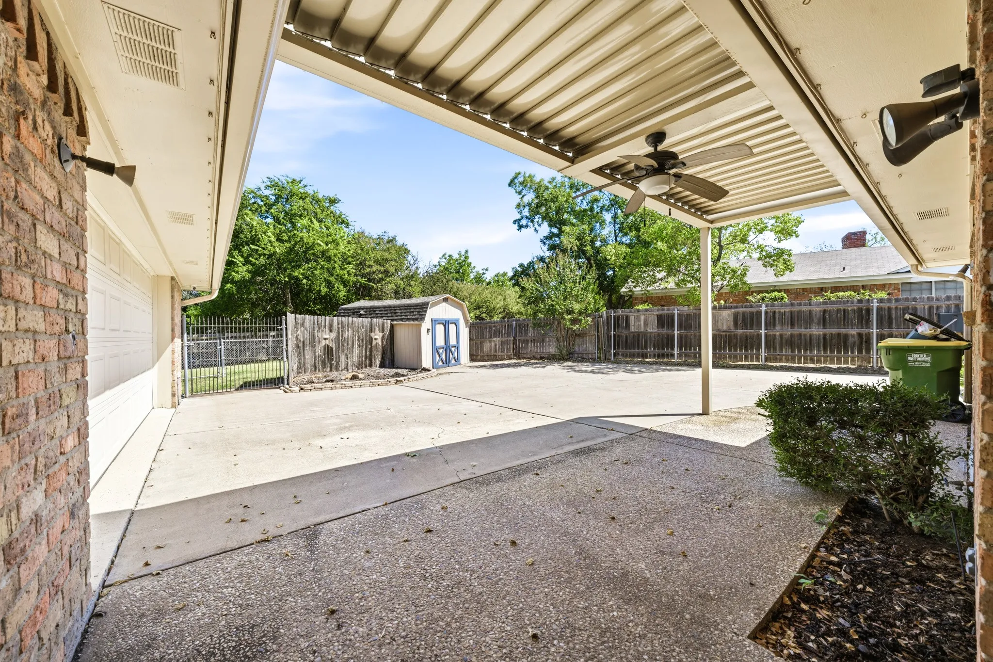 Single Family Residence For Sale in Mc Lennan County , 8565 Briargrove Drive, Woodway, Texas 76712, 3 Bedroom, 2 Bathroom, 2 Garage spaces, 1,891 Sqft, built in 1979, mls#21371585, Real Estate Agent in Woodway, Homes For Sale in Mc Lennan county, Homes For Sale in Woodway, Realtor in Woodway Texas, Real Estate Brokerage Independent Realty Texas, Luminita Cordes Realtor