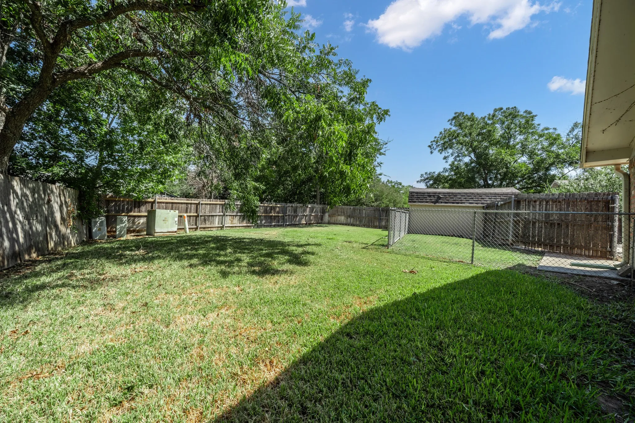Single Family Residence For Sale in Mc Lennan County , 8565 Briargrove Drive, Woodway, Texas 76712, 3 Bedroom, 2 Bathroom, 2 Garage spaces, 1,891 Sqft, built in 1979, mls#21371585, Real Estate Agent in Woodway, Homes For Sale in Mc Lennan county, Homes For Sale in Woodway, Realtor in Woodway Texas, Real Estate Brokerage Independent Realty Texas, Luminita Cordes Realtor