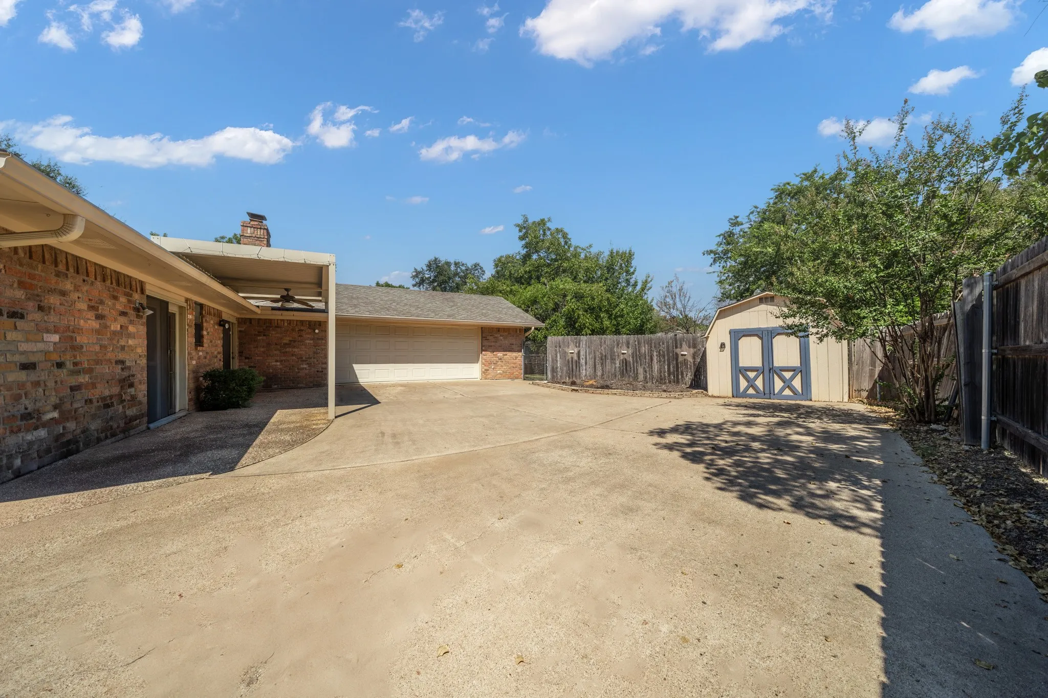 Single Family Residence For Sale in Mc Lennan County , 8565 Briargrove Drive, Woodway, Texas 76712, 3 Bedroom, 2 Bathroom, 2 Garage spaces, 1,891 Sqft, built in 1979, mls#21371585, Real Estate Agent in Woodway, Homes For Sale in Mc Lennan county, Homes For Sale in Woodway, Realtor in Woodway Texas, Real Estate Brokerage Independent Realty Texas, Luminita Cordes Realtor