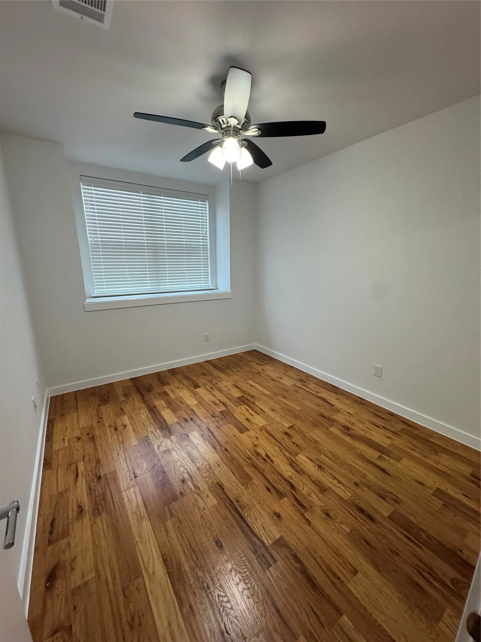 Townhouse For Rent in Ellis County , 1625 Cleaver Street, Waxahachie, Texas 75165, 3 Bedroom, 3 Bathroom, 1 Garage spaces, 1,610 Sqft, built in 2023, mls#21373544, Real Estate Agent in Waxahachie, Homes For Rent in Ellis county, Homes For Rent in Waxahachie, Realtor in Waxahachie Texas, Real Estate Brokerage Independent Realty Texas, Luminita Cordes Realtor