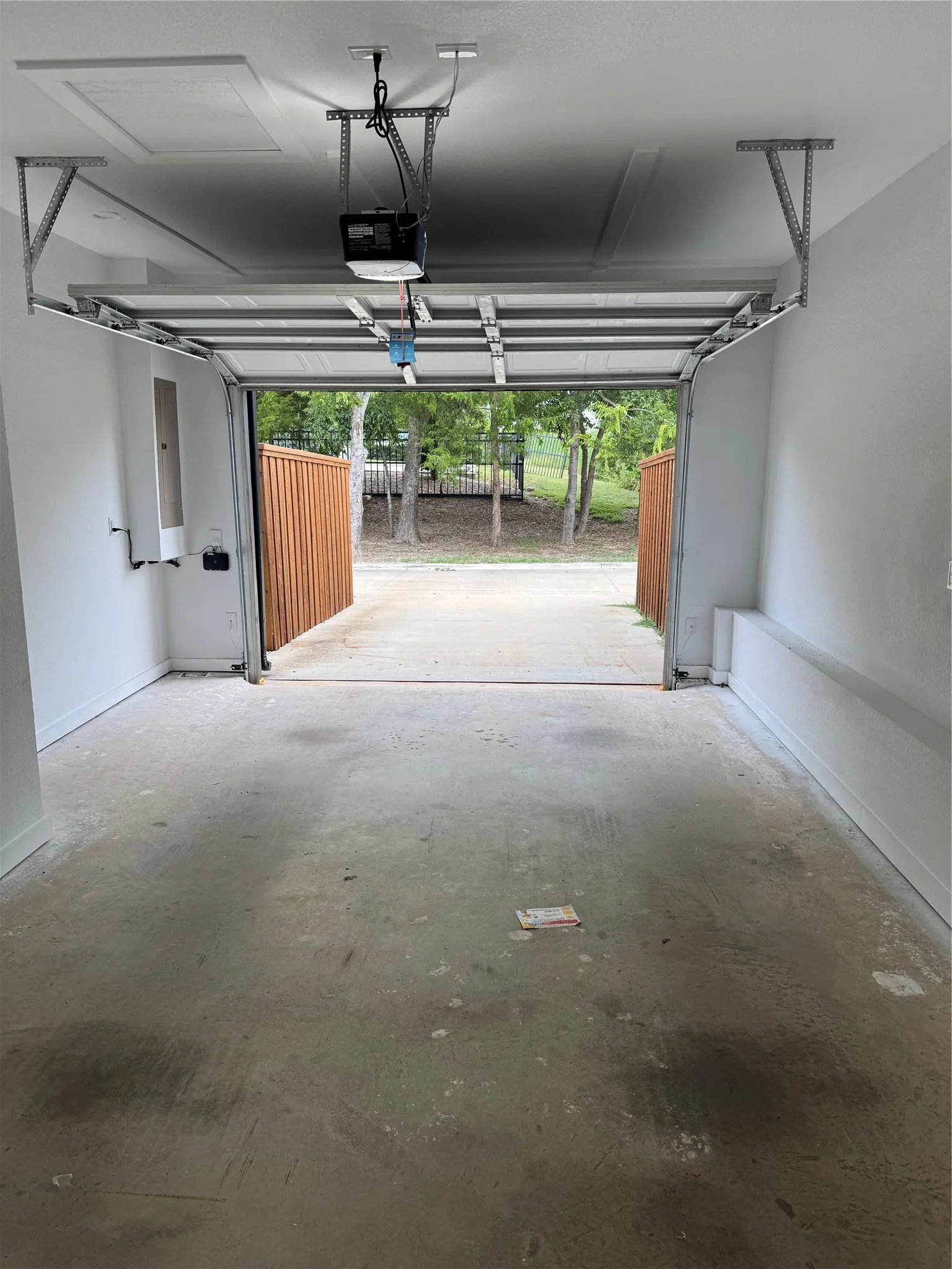 Townhouse For Rent in Ellis County , 1625 Cleaver Street, Waxahachie, Texas 75165, 3 Bedroom, 3 Bathroom, 1 Garage spaces, 1,610 Sqft, built in 2023, mls#21373544, Real Estate Agent in Waxahachie, Homes For Rent in Ellis county, Homes For Rent in Waxahachie, Realtor in Waxahachie Texas, Real Estate Brokerage Independent Realty Texas, Luminita Cordes Realtor