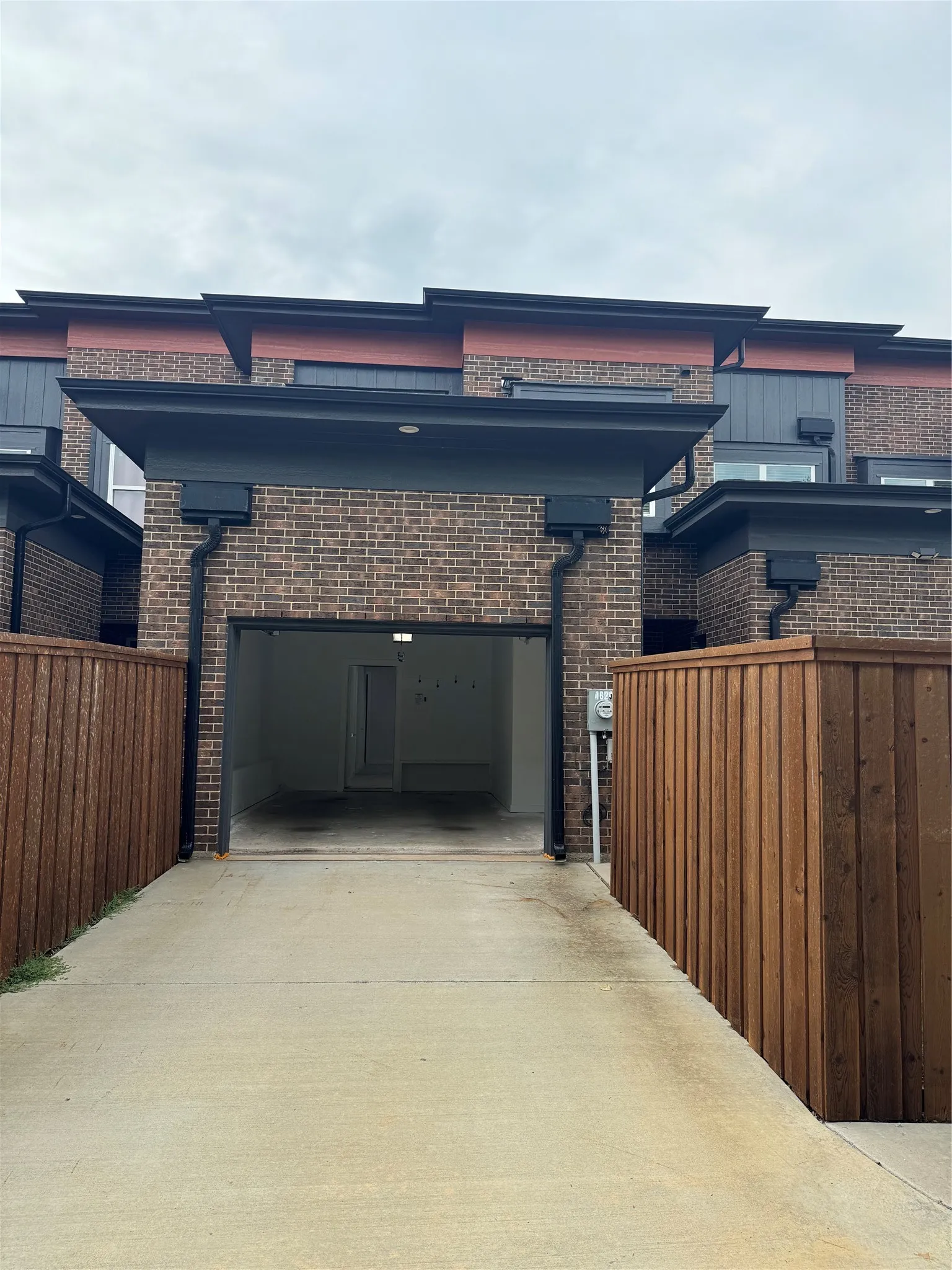 Townhouse For Rent in Ellis County , 1625 Cleaver Street, Waxahachie, Texas 75165, 3 Bedroom, 3 Bathroom, 1 Garage spaces, 1,610 Sqft, built in 2023, mls#21373544, Real Estate Agent in Waxahachie, Homes For Rent in Ellis county, Homes For Rent in Waxahachie, Realtor in Waxahachie Texas, Real Estate Brokerage Independent Realty Texas, Luminita Cordes Realtor