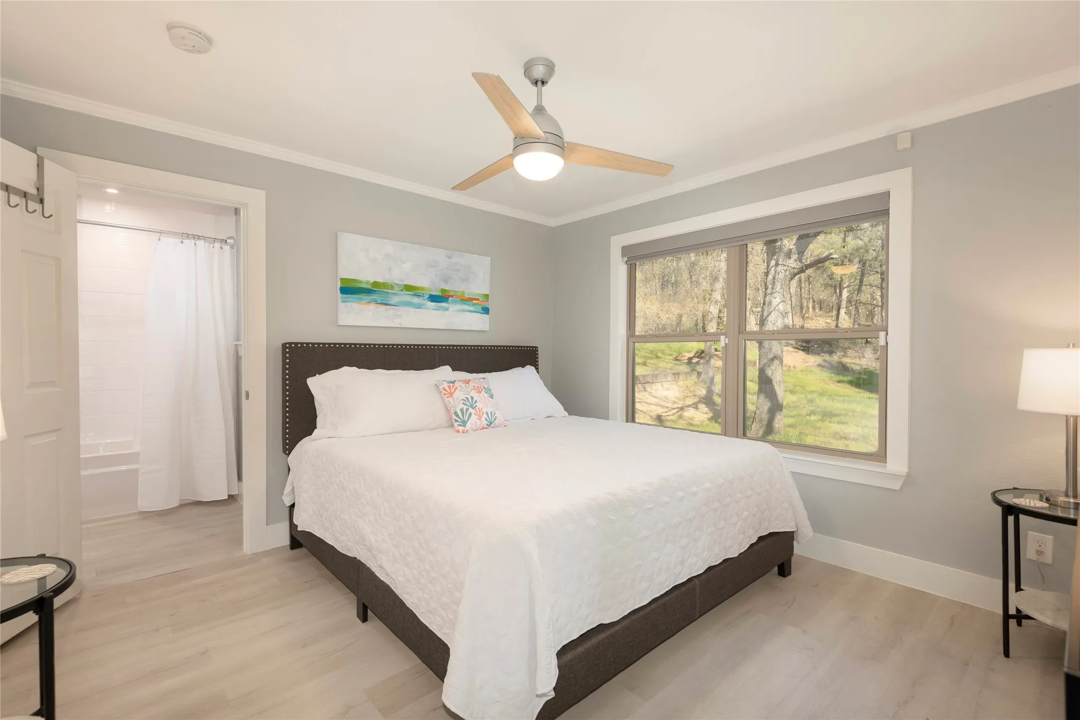 Single Family Residence For Sale in Grayson County , 251 Queens Drive, Pottsboro, Texas 75076, 4 Bedroom, 4 Bathroom, Garage spaces, 2,258 Sqft, built in 1973, mls#21343984, Real Estate Agent in Pottsboro, Homes For Sale in Grayson county, Homes For Sale in Pottsboro, Realtor in Pottsboro Texas, Real Estate Brokerage Independent Realty Texas, Luminita Cordes Realtor