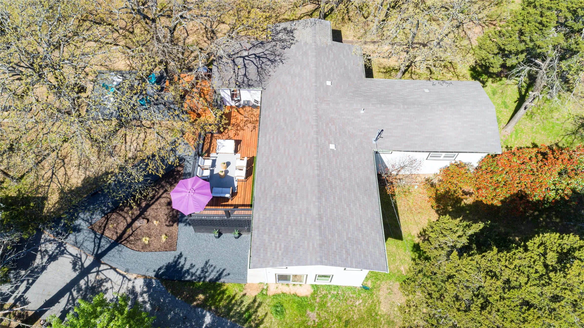 Single Family Residence For Sale in Grayson County , 251 Queens Drive, Pottsboro, Texas 75076, 4 Bedroom, 4 Bathroom, Garage spaces, 2,258 Sqft, built in 1973, mls#21343984, Real Estate Agent in Pottsboro, Homes For Sale in Grayson county, Homes For Sale in Pottsboro, Realtor in Pottsboro Texas, Real Estate Brokerage Independent Realty Texas, Luminita Cordes Realtor