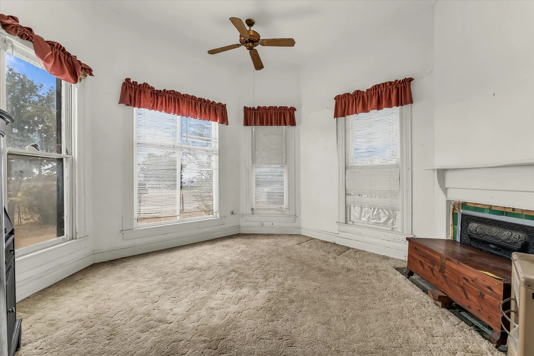Single Family Residence For Sale in Mc Lennan County , 147 Illinois Avenue, China Spring, Texas 76633, 3 Bedroom, 1 Bathroom, Garage spaces, 1,481 Sqft, built in 1930, mls#21373508, Real Estate Agent in China Spring, Homes For Sale in Mc Lennan county, Homes For Sale in China Spring, Realtor in China Spring Texas, Real Estate Brokerage Independent Realty Texas, Luminita Cordes Realtor
