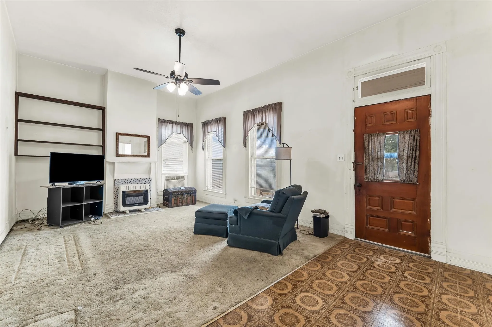 Single Family Residence For Sale in Mc Lennan County , 147 Illinois Avenue, China Spring, Texas 76633, 3 Bedroom, 1 Bathroom, Garage spaces, 1,481 Sqft, built in 1930, mls#21373508, Real Estate Agent in China Spring, Homes For Sale in Mc Lennan county, Homes For Sale in China Spring, Realtor in China Spring Texas, Real Estate Brokerage Independent Realty Texas, Luminita Cordes Realtor