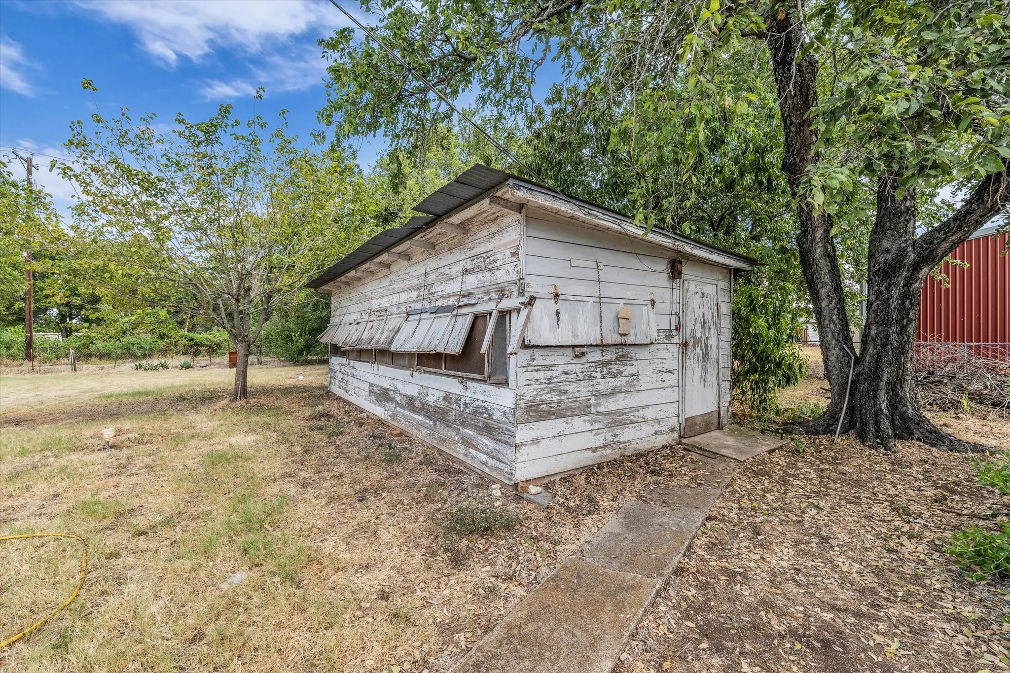 Single Family Residence For Sale in Mc Lennan County , 147 Illinois Avenue, China Spring, Texas 76633, 3 Bedroom, 1 Bathroom, Garage spaces, 1,481 Sqft, built in 1930, mls#21373508, Real Estate Agent in China Spring, Homes For Sale in Mc Lennan county, Homes For Sale in China Spring, Realtor in China Spring Texas, Real Estate Brokerage Independent Realty Texas, Luminita Cordes Realtor