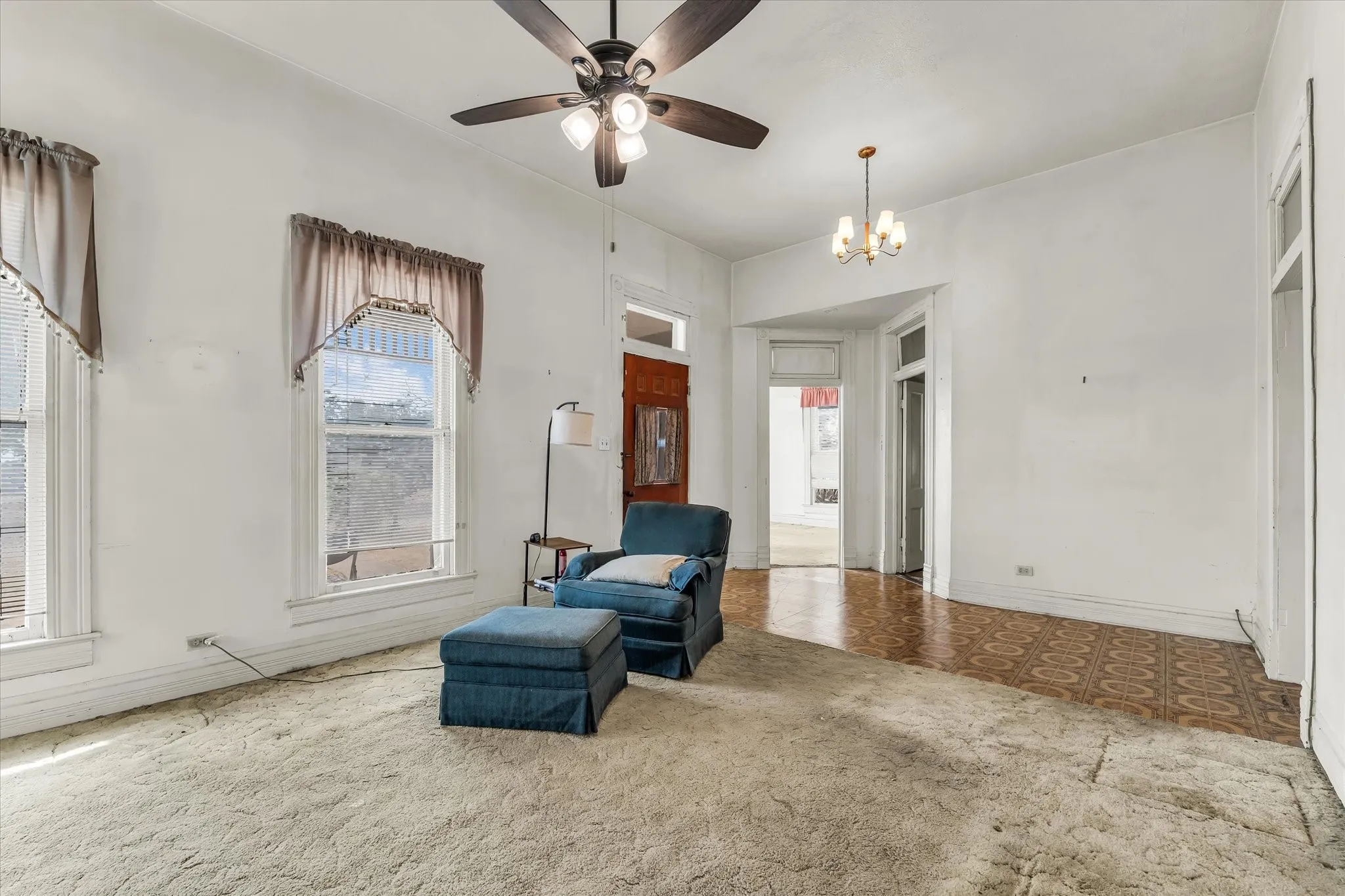 Single Family Residence For Sale in Mc Lennan County , 147 Illinois Avenue, China Spring, Texas 76633, 3 Bedroom, 1 Bathroom, Garage spaces, 1,481 Sqft, built in 1930, mls#21373508, Real Estate Agent in China Spring, Homes For Sale in Mc Lennan county, Homes For Sale in China Spring, Realtor in China Spring Texas, Real Estate Brokerage Independent Realty Texas, Luminita Cordes Realtor