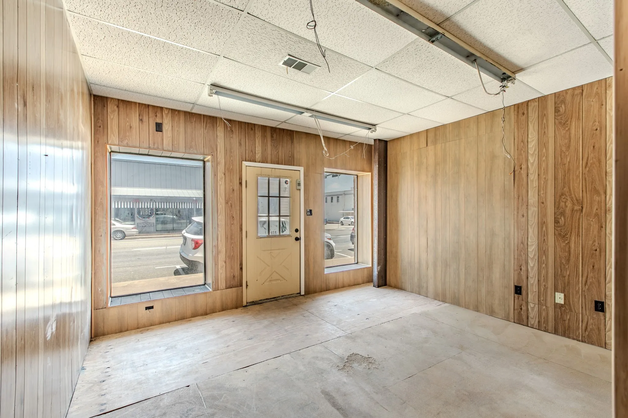 Retail For Sale in Mc Lennan County , 221 S Main Street, Mc Gregor, Texas 76657, 0, 0, Garage spaces, 0 Sqft, built in 1905, mls#21373550, Real Estate Agent in Mc Gregor, Homes For Sale in Mc Lennan county, Homes For Sale in Mc Gregor, Realtor in Mc Gregor Texas, Real Estate Brokerage Independent Realty Texas, Luminita Cordes Realtor