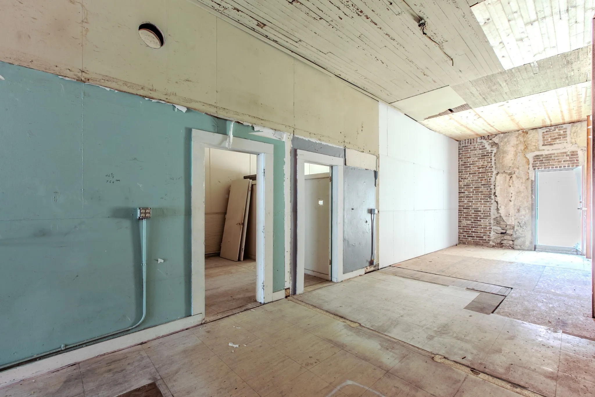 Retail For Sale in Mc Lennan County , 221 S Main Street, Mc Gregor, Texas 76657, 0, 0, Garage spaces, 0 Sqft, built in 1905, mls#21373550, Real Estate Agent in Mc Gregor, Homes For Sale in Mc Lennan county, Homes For Sale in Mc Gregor, Realtor in Mc Gregor Texas, Real Estate Brokerage Independent Realty Texas, Luminita Cordes Realtor
