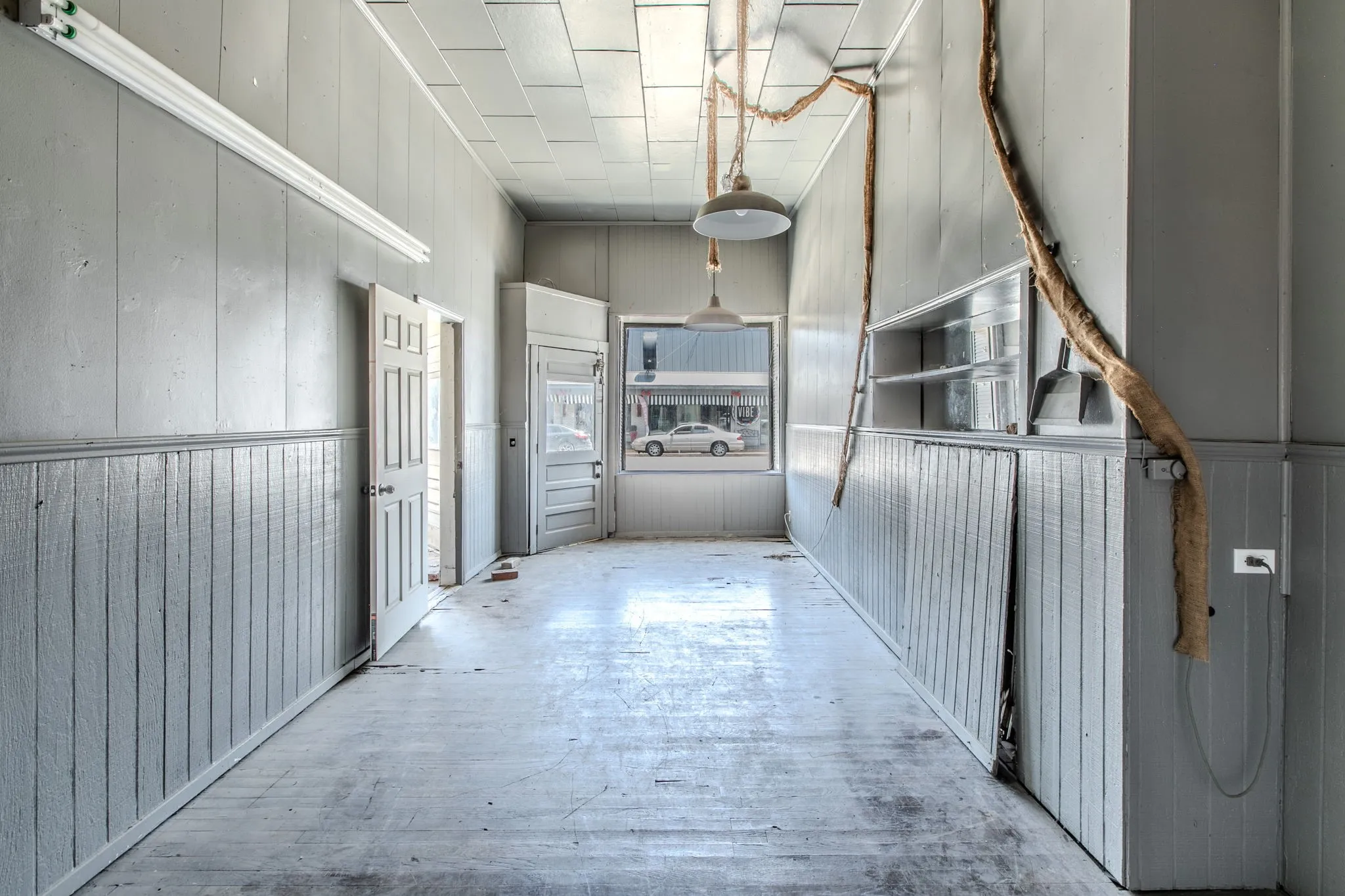 Retail For Sale in Mc Lennan County , 221 S Main Street, Mc Gregor, Texas 76657, 0, 0, Garage spaces, 0 Sqft, built in 1905, mls#21373550, Real Estate Agent in Mc Gregor, Homes For Sale in Mc Lennan county, Homes For Sale in Mc Gregor, Realtor in Mc Gregor Texas, Real Estate Brokerage Independent Realty Texas, Luminita Cordes Realtor