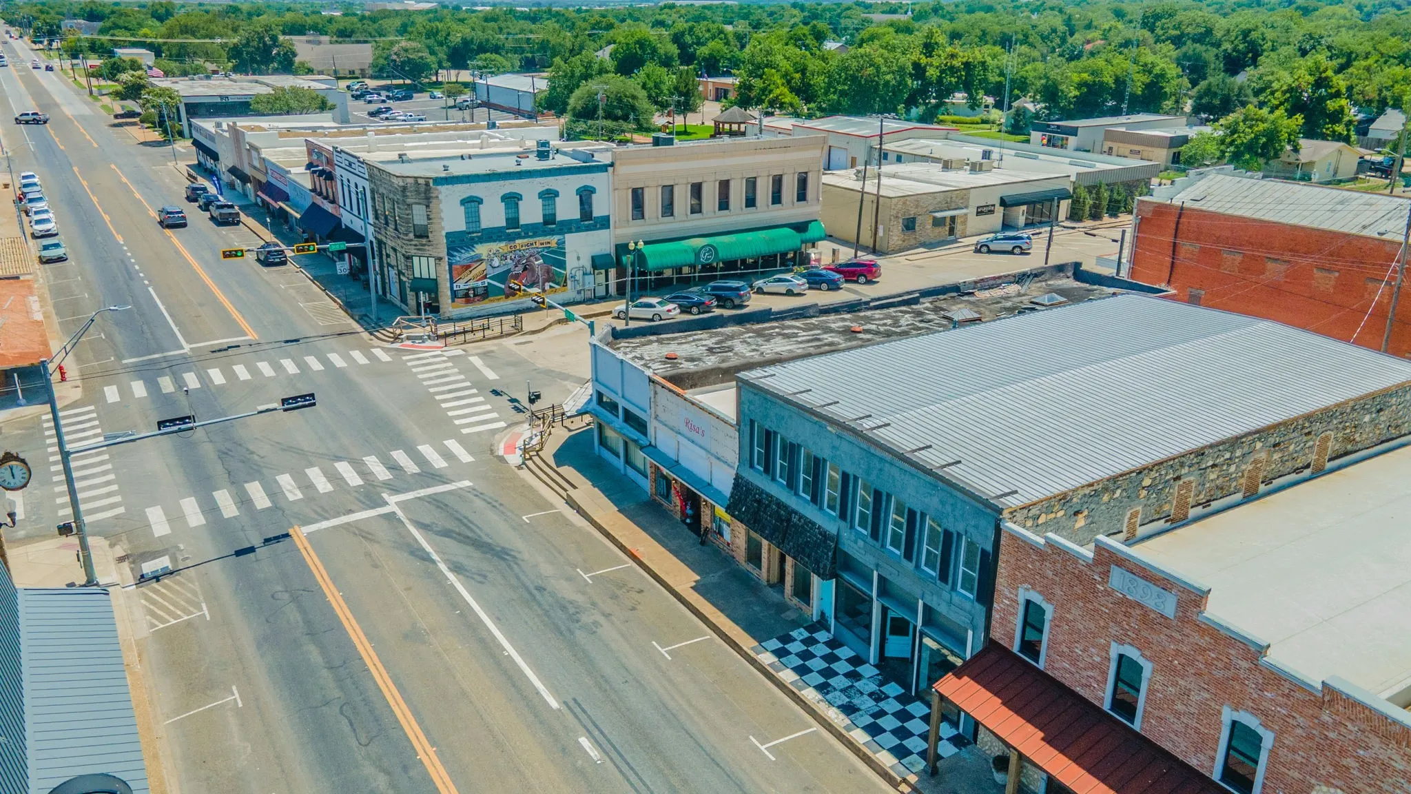 Retail For Sale in Mc Lennan County , 221 S Main Street, Mc Gregor, Texas 76657, 0, 0, Garage spaces, 0 Sqft, built in 1905, mls#21373550, Real Estate Agent in Mc Gregor, Homes For Sale in Mc Lennan county, Homes For Sale in Mc Gregor, Realtor in Mc Gregor Texas, Real Estate Brokerage Independent Realty Texas, Luminita Cordes Realtor