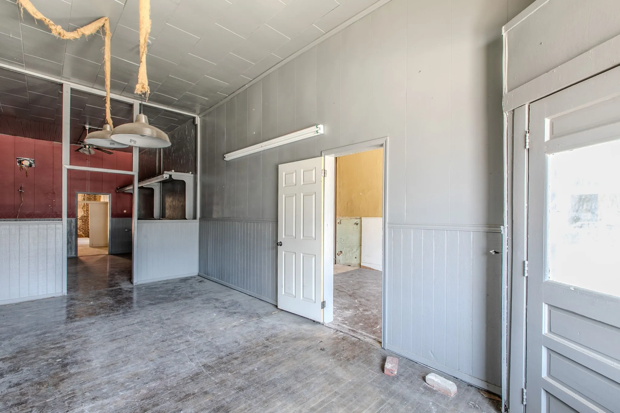 Retail For Sale in Mc Lennan County , 221 S Main Street, Mc Gregor, Texas 76657, 0, 0, Garage spaces, 0 Sqft, built in 1905, mls#21373550, Real Estate Agent in Mc Gregor, Homes For Sale in Mc Lennan county, Homes For Sale in Mc Gregor, Realtor in Mc Gregor Texas, Real Estate Brokerage Independent Realty Texas, Luminita Cordes Realtor