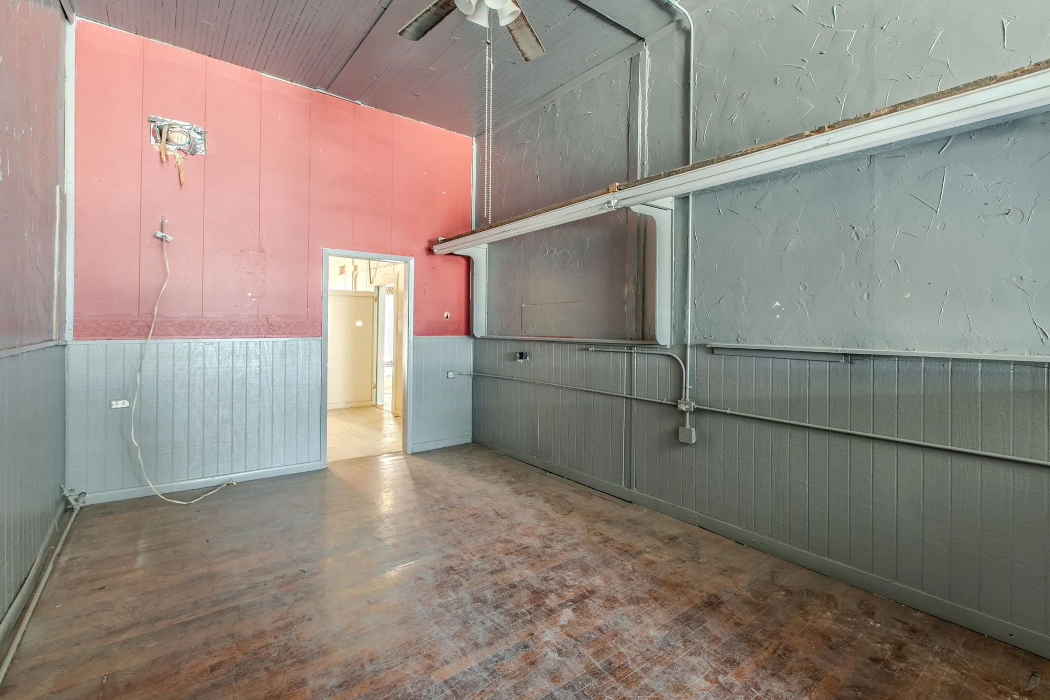 Retail For Sale in Mc Lennan County , 221 S Main Street, Mc Gregor, Texas 76657, 0, 0, Garage spaces, 0 Sqft, built in 1905, mls#21373550, Real Estate Agent in Mc Gregor, Homes For Sale in Mc Lennan county, Homes For Sale in Mc Gregor, Realtor in Mc Gregor Texas, Real Estate Brokerage Independent Realty Texas, Luminita Cordes Realtor