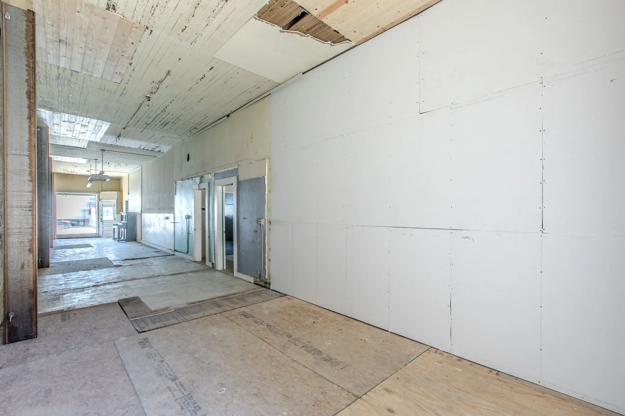 Retail For Sale in Mc Lennan County , 221 S Main Street, Mc Gregor, Texas 76657, 0, 0, Garage spaces, 0 Sqft, built in 1905, mls#21373550, Real Estate Agent in Mc Gregor, Homes For Sale in Mc Lennan county, Homes For Sale in Mc Gregor, Realtor in Mc Gregor Texas, Real Estate Brokerage Independent Realty Texas, Luminita Cordes Realtor