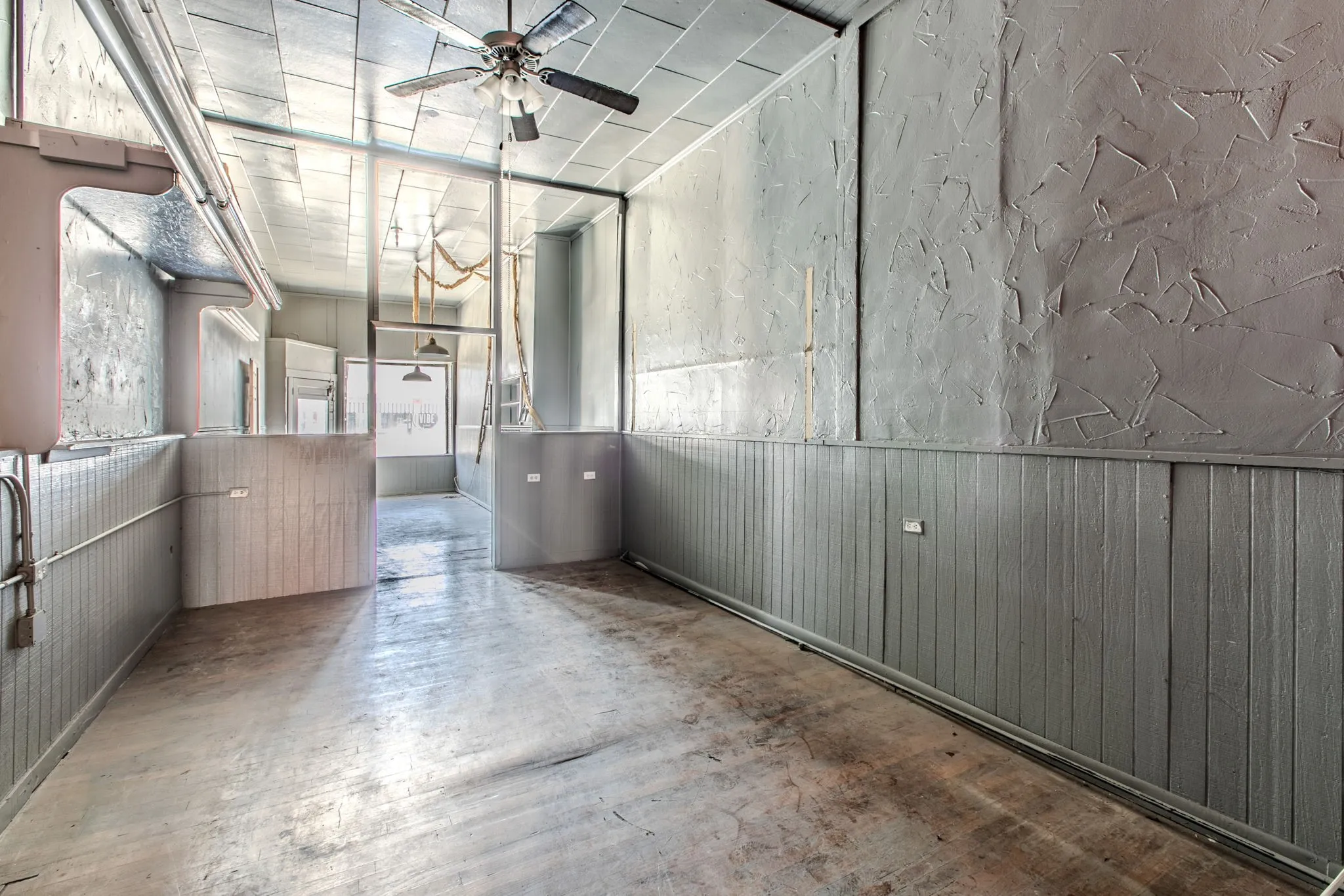 Retail For Sale in Mc Lennan County , 221 S Main Street, Mc Gregor, Texas 76657, 0, 0, Garage spaces, 0 Sqft, built in 1905, mls#21373550, Real Estate Agent in Mc Gregor, Homes For Sale in Mc Lennan county, Homes For Sale in Mc Gregor, Realtor in Mc Gregor Texas, Real Estate Brokerage Independent Realty Texas, Luminita Cordes Realtor