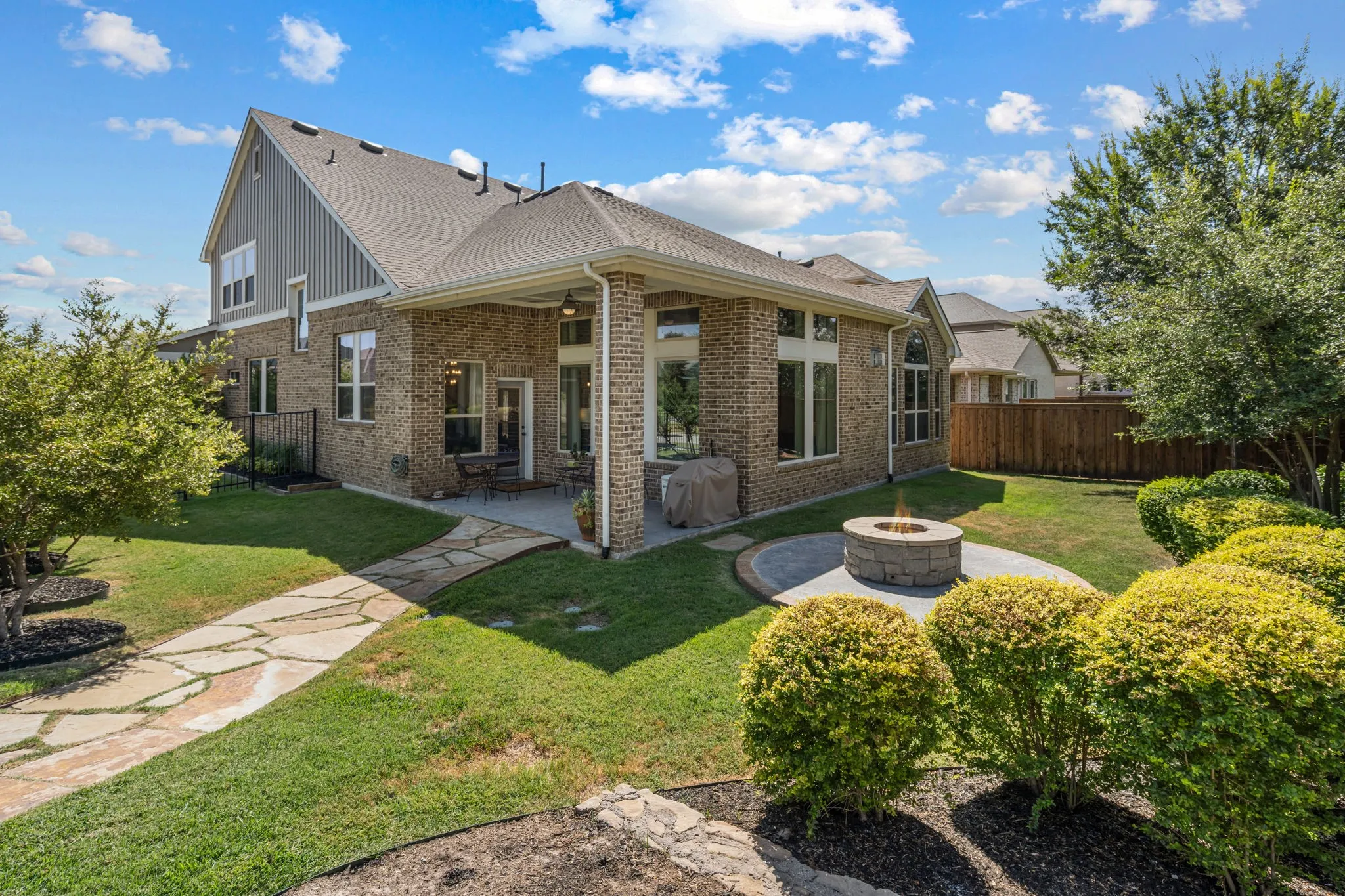 Single Family Residence For Sale in Parker County , 13713 Green Hook Road, Fort Worth, Texas 76008, 4 Bedroom, 3 Bathroom, 2 Garage spaces, 3,250 Sqft, built in 2017, mls#21371956, Real Estate Agent in Fort Worth, Homes For Sale in Parker county, Homes For Sale in Fort Worth, Realtor in Fort Worth Texas, Real Estate Brokerage Independent Realty Texas, Luminita Cordes Realtor