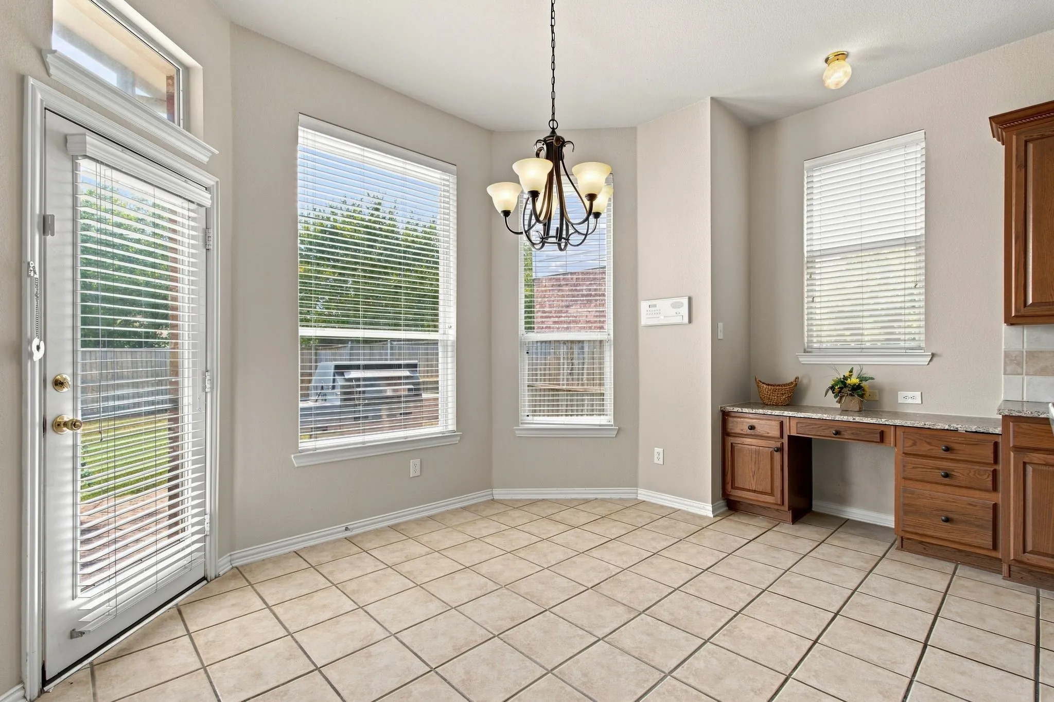 Single Family Residence For Rent in Collin County , 8609 Brook Hollow Drive, Mc Kinney, Texas 75072, 4 Bedroom, 3 Bathroom, 2 Garage spaces, 2,757 Sqft, built in 2002, mls#21372613, Real Estate Agent in Mc Kinney, Homes For Rent in Collin county, Homes For Rent in Mc Kinney, Realtor in Mc Kinney Texas, Real Estate Brokerage Independent Realty Texas, Luminita Cordes Realtor