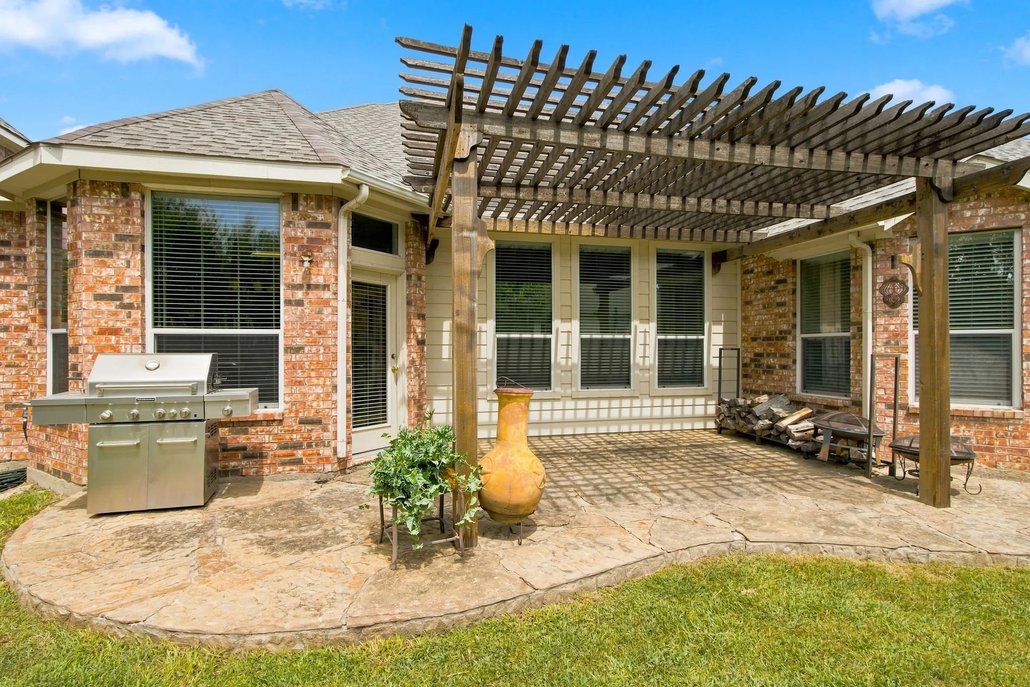 Single Family Residence For Rent in Collin County , 8609 Brook Hollow Drive, Mc Kinney, Texas 75072, 4 Bedroom, 3 Bathroom, 2 Garage spaces, 2,757 Sqft, built in 2002, mls#21372613, Real Estate Agent in Mc Kinney, Homes For Rent in Collin county, Homes For Rent in Mc Kinney, Realtor in Mc Kinney Texas, Real Estate Brokerage Independent Realty Texas, Luminita Cordes Realtor