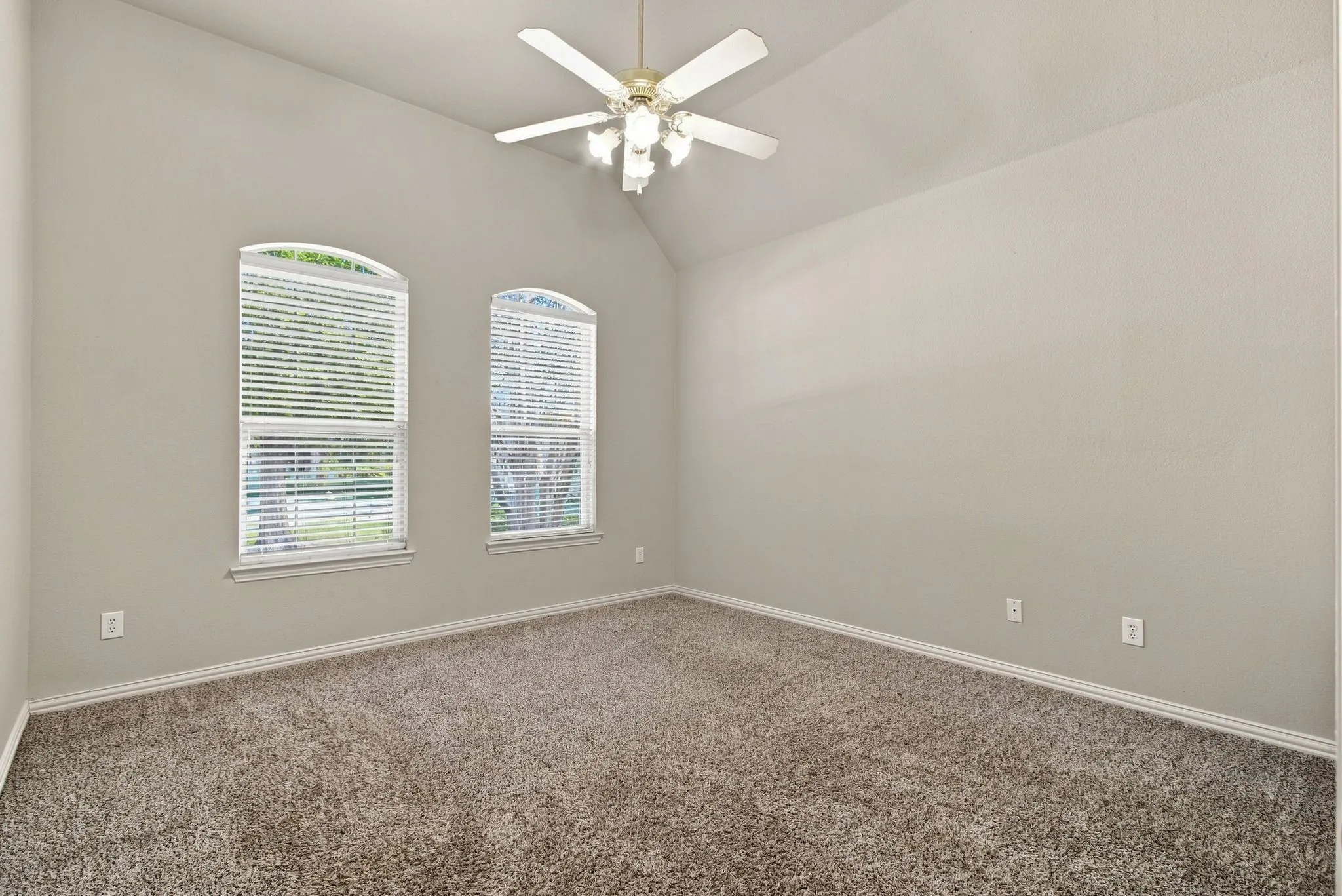 Single Family Residence For Rent in Collin County , 8609 Brook Hollow Drive, Mc Kinney, Texas 75072, 4 Bedroom, 3 Bathroom, 2 Garage spaces, 2,757 Sqft, built in 2002, mls#21372613, Real Estate Agent in Mc Kinney, Homes For Rent in Collin county, Homes For Rent in Mc Kinney, Realtor in Mc Kinney Texas, Real Estate Brokerage Independent Realty Texas, Luminita Cordes Realtor