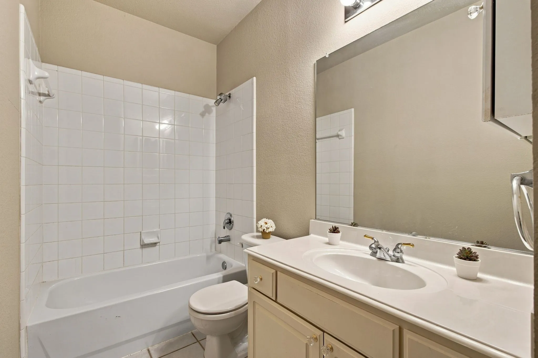 Single Family Residence For Rent in Collin County , 8609 Brook Hollow Drive, Mc Kinney, Texas 75072, 4 Bedroom, 3 Bathroom, 2 Garage spaces, 2,757 Sqft, built in 2002, mls#21372613, Real Estate Agent in Mc Kinney, Homes For Rent in Collin county, Homes For Rent in Mc Kinney, Realtor in Mc Kinney Texas, Real Estate Brokerage Independent Realty Texas, Luminita Cordes Realtor