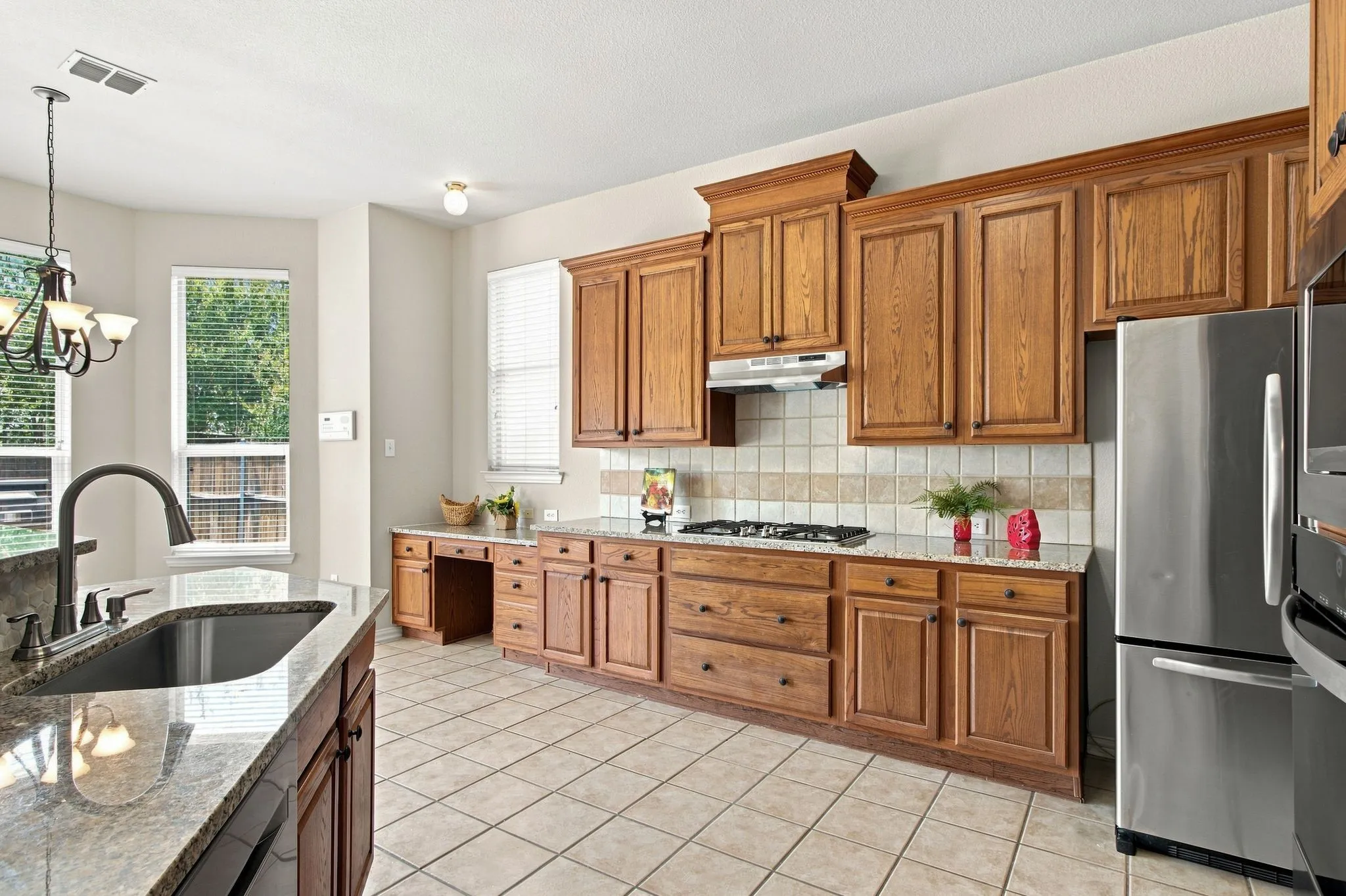 Single Family Residence For Rent in Collin County , 8609 Brook Hollow Drive, Mc Kinney, Texas 75072, 4 Bedroom, 3 Bathroom, 2 Garage spaces, 2,757 Sqft, built in 2002, mls#21372613, Real Estate Agent in Mc Kinney, Homes For Rent in Collin county, Homes For Rent in Mc Kinney, Realtor in Mc Kinney Texas, Real Estate Brokerage Independent Realty Texas, Luminita Cordes Realtor