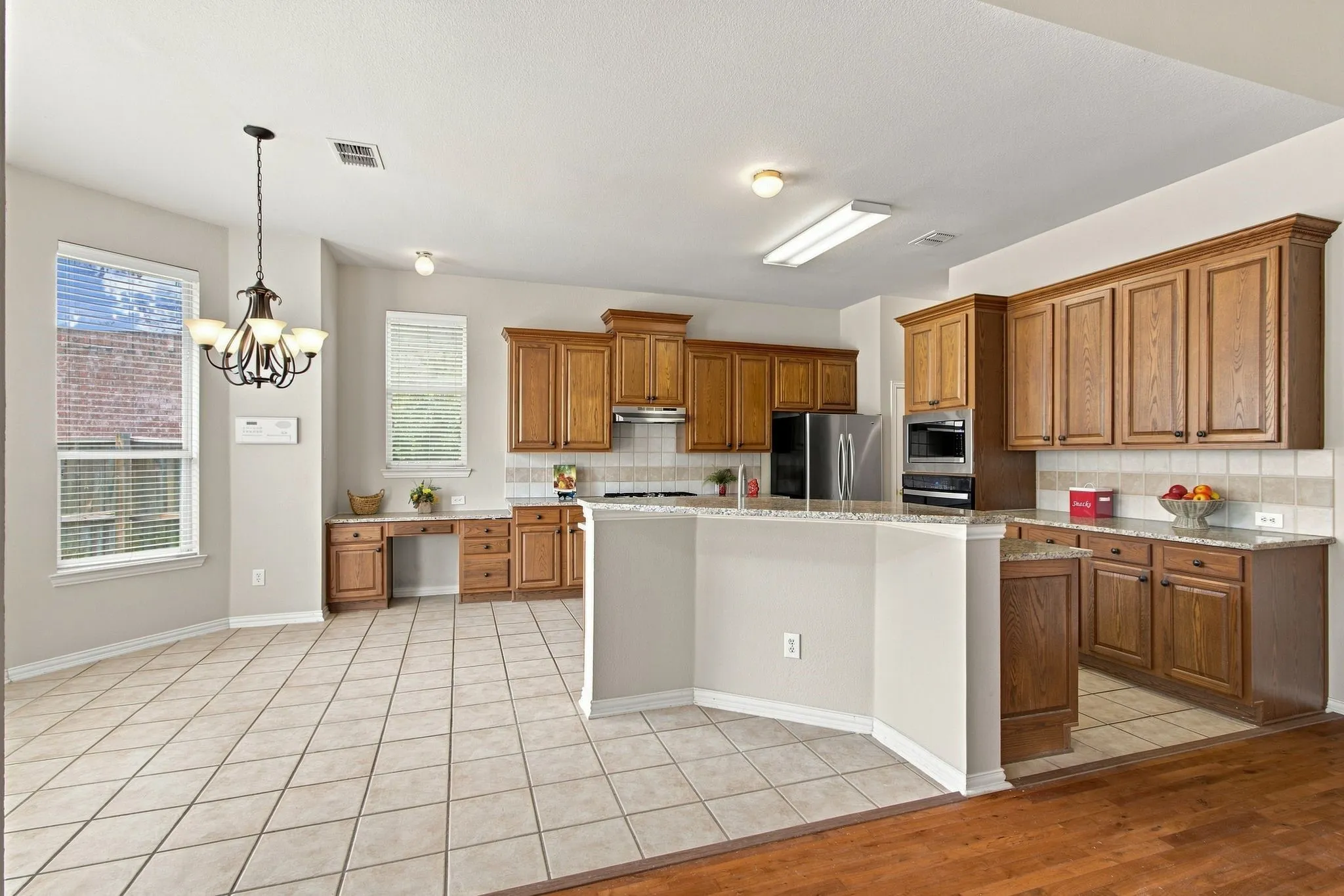 Single Family Residence For Rent in Collin County , 8609 Brook Hollow Drive, Mc Kinney, Texas 75072, 4 Bedroom, 3 Bathroom, 2 Garage spaces, 2,757 Sqft, built in 2002, mls#21372613, Real Estate Agent in Mc Kinney, Homes For Rent in Collin county, Homes For Rent in Mc Kinney, Realtor in Mc Kinney Texas, Real Estate Brokerage Independent Realty Texas, Luminita Cordes Realtor