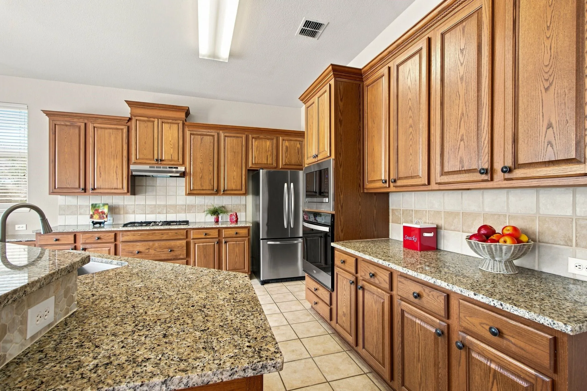 Single Family Residence For Rent in Collin County , 8609 Brook Hollow Drive, Mc Kinney, Texas 75072, 4 Bedroom, 3 Bathroom, 2 Garage spaces, 2,757 Sqft, built in 2002, mls#21372613, Real Estate Agent in Mc Kinney, Homes For Rent in Collin county, Homes For Rent in Mc Kinney, Realtor in Mc Kinney Texas, Real Estate Brokerage Independent Realty Texas, Luminita Cordes Realtor