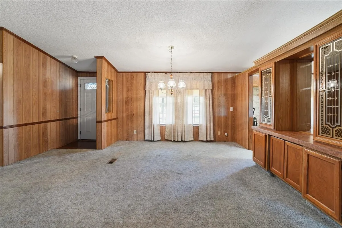 Mobile Home For Sale in Kaufman County , 1453 Joyce Road, Kaufman, Texas 75142, 3 Bedroom, 2 Bathroom, Garage spaces, 1,960 Sqft, built in 1986, mls#21373555, Real Estate Agent in Kaufman, Homes For Sale in Kaufman county, Homes For Sale in Kaufman, Realtor in Kaufman Texas, Real Estate Brokerage Independent Realty Texas, Luminita Cordes Realtor