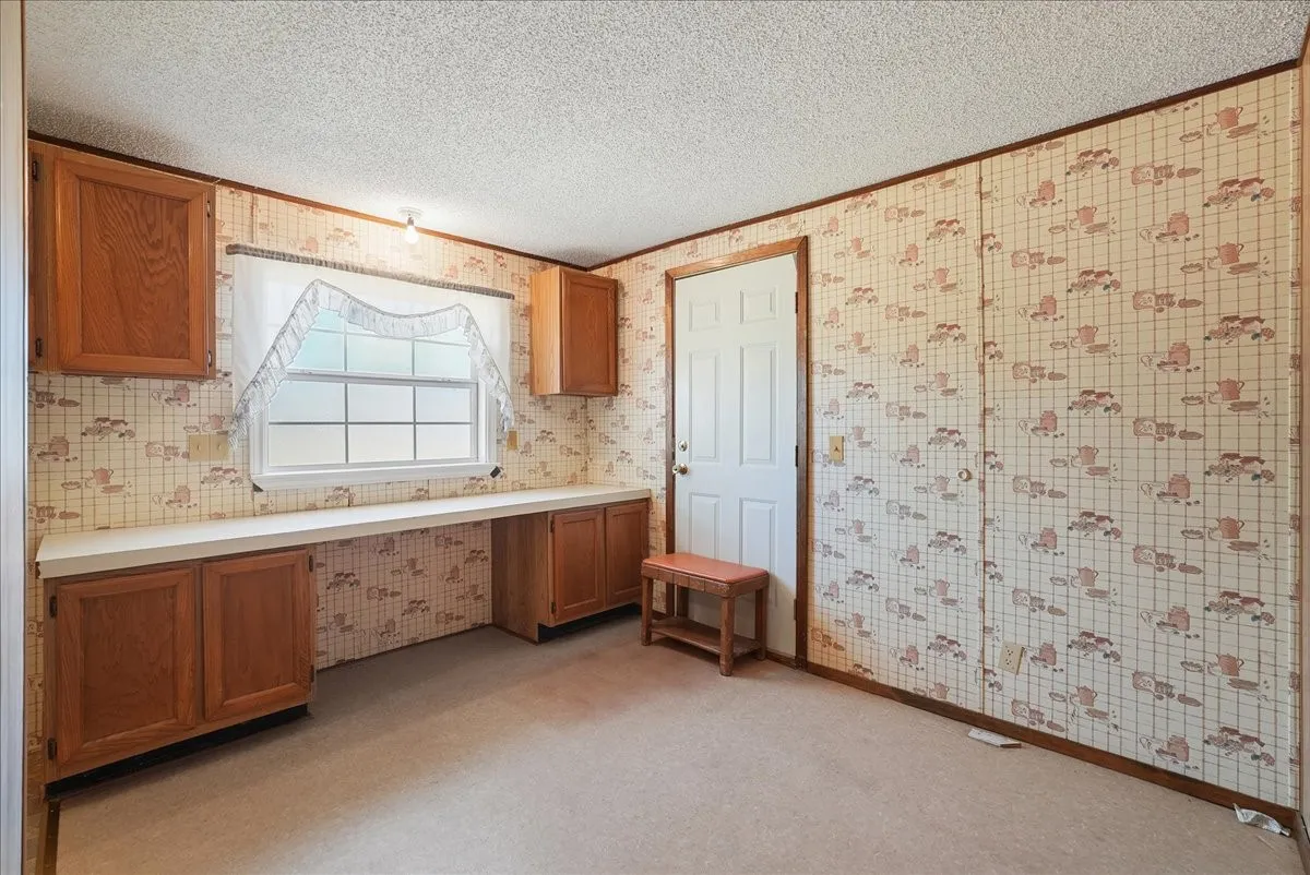 Mobile Home For Sale in Kaufman County , 1453 Joyce Road, Kaufman, Texas 75142, 3 Bedroom, 2 Bathroom, Garage spaces, 1,960 Sqft, built in 1986, mls#21373555, Real Estate Agent in Kaufman, Homes For Sale in Kaufman county, Homes For Sale in Kaufman, Realtor in Kaufman Texas, Real Estate Brokerage Independent Realty Texas, Luminita Cordes Realtor