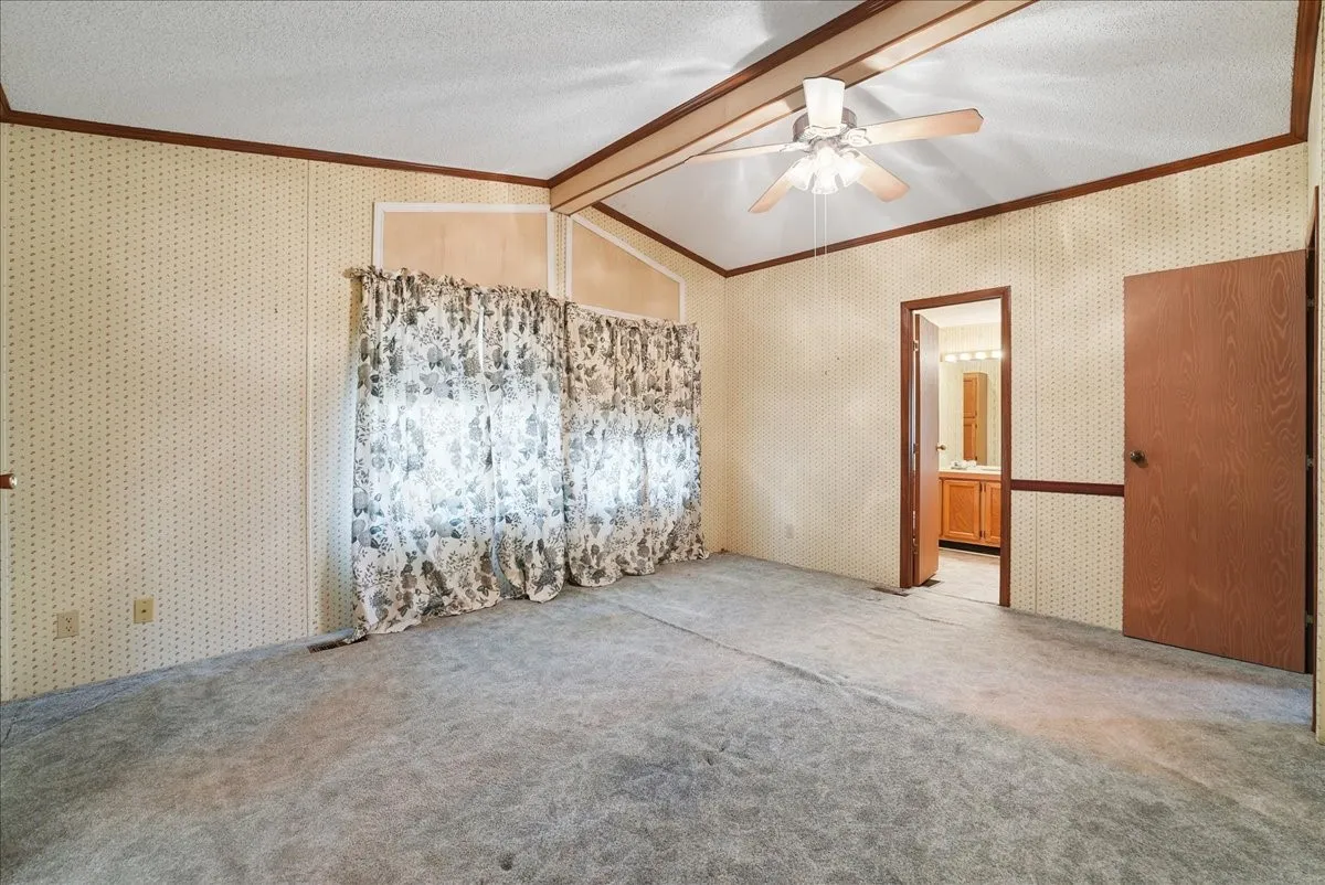 Mobile Home For Sale in Kaufman County , 1453 Joyce Road, Kaufman, Texas 75142, 3 Bedroom, 2 Bathroom, Garage spaces, 1,960 Sqft, built in 1986, mls#21373555, Real Estate Agent in Kaufman, Homes For Sale in Kaufman county, Homes For Sale in Kaufman, Realtor in Kaufman Texas, Real Estate Brokerage Independent Realty Texas, Luminita Cordes Realtor