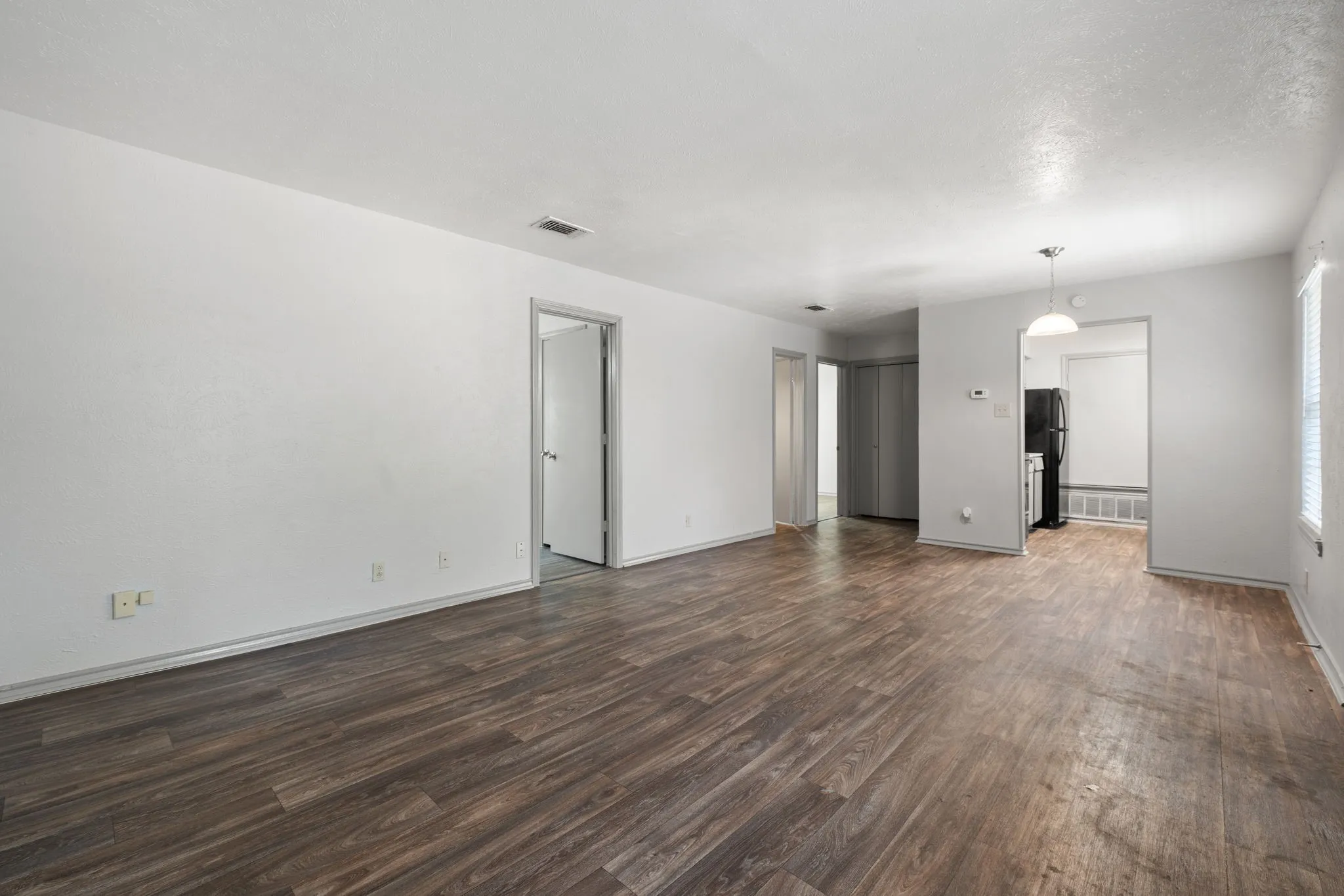Single Family Residence For Rent in Denton County , 1108 N Elm Street 8, Denton, Texas 76201, 2 Bedroom, 2 Bathroom, Garage spaces, 850 Sqft, built in 1968, mls#21365963, Real Estate Agent in Denton, Homes For Rent in Denton county, Homes For Rent in Denton, Realtor in Denton Texas, Real Estate Brokerage Independent Realty Texas, Luminita Cordes Realtor