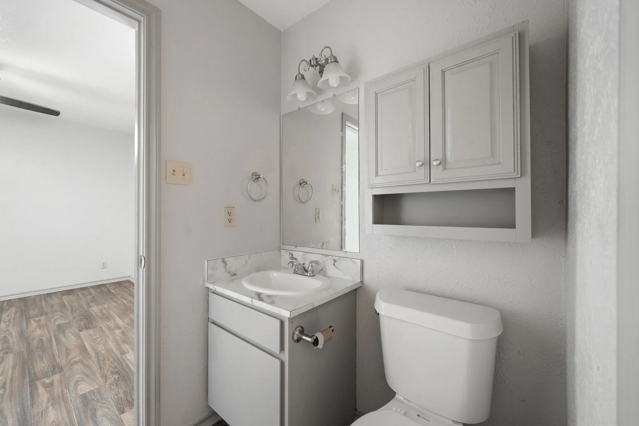 Single Family Residence For Rent in Denton County , 1108 N Elm Street 8, Denton, Texas 76201, 2 Bedroom, 2 Bathroom, Garage spaces, 850 Sqft, built in 1968, mls#21365963, Real Estate Agent in Denton, Homes For Rent in Denton county, Homes For Rent in Denton, Realtor in Denton Texas, Real Estate Brokerage Independent Realty Texas, Luminita Cordes Realtor