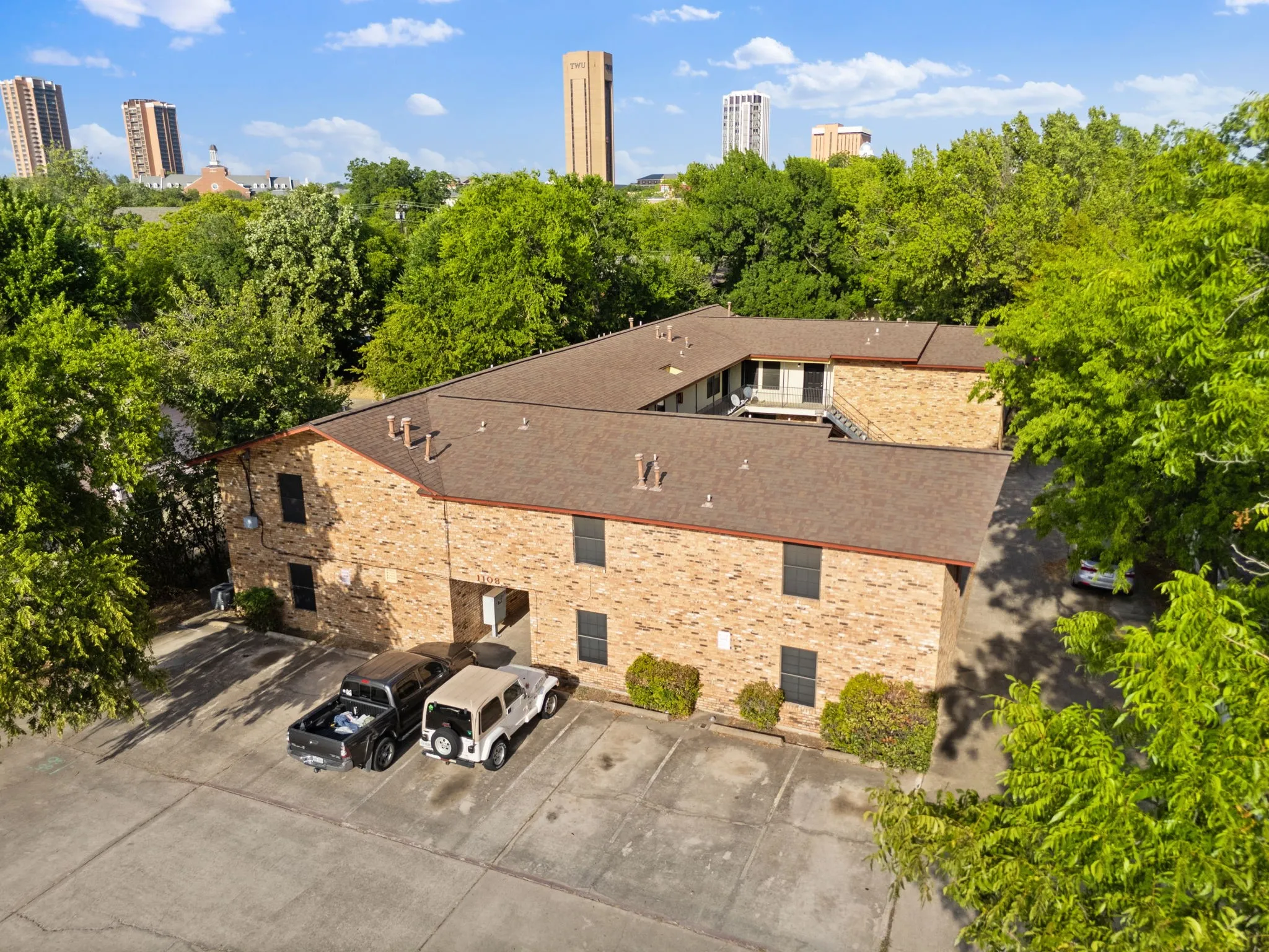 Single Family Residence For Rent in Denton County , 1108 N Elm Street 8, Denton, Texas 76201, 2 Bedroom, 2 Bathroom, Garage spaces, 850 Sqft, built in 1968, mls#21365963, Real Estate Agent in Denton, Homes For Rent in Denton county, Homes For Rent in Denton, Realtor in Denton Texas, Real Estate Brokerage Independent Realty Texas, Luminita Cordes Realtor